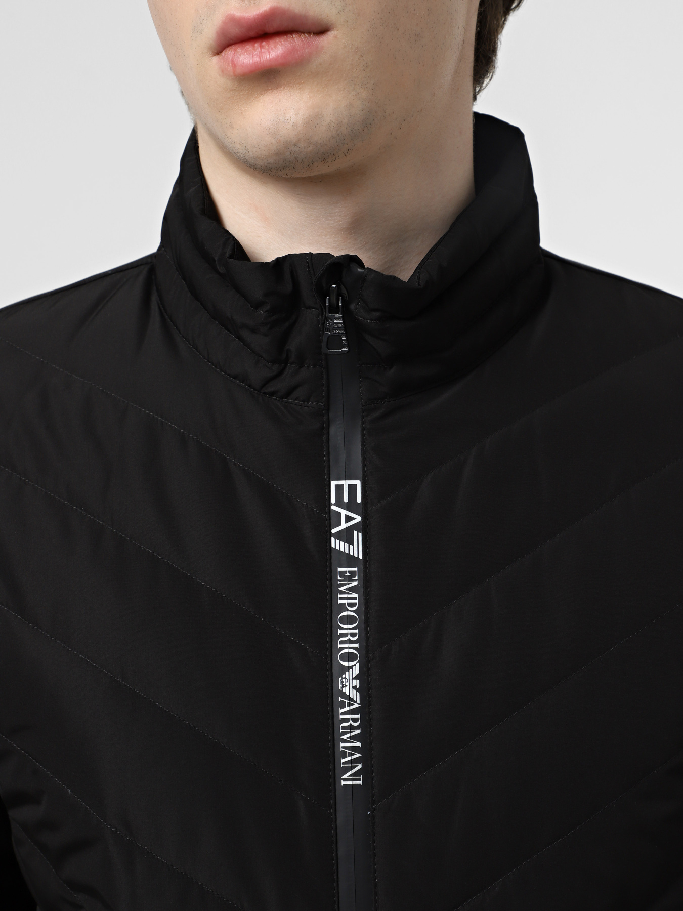 Куртки та дублянки EA7 Premium Shield модель 8NPB13-PNE1Z-1200 Куртки та дублянки EA7 Premium Shield модель 8NPB13-PNE1Z-1200 Фото