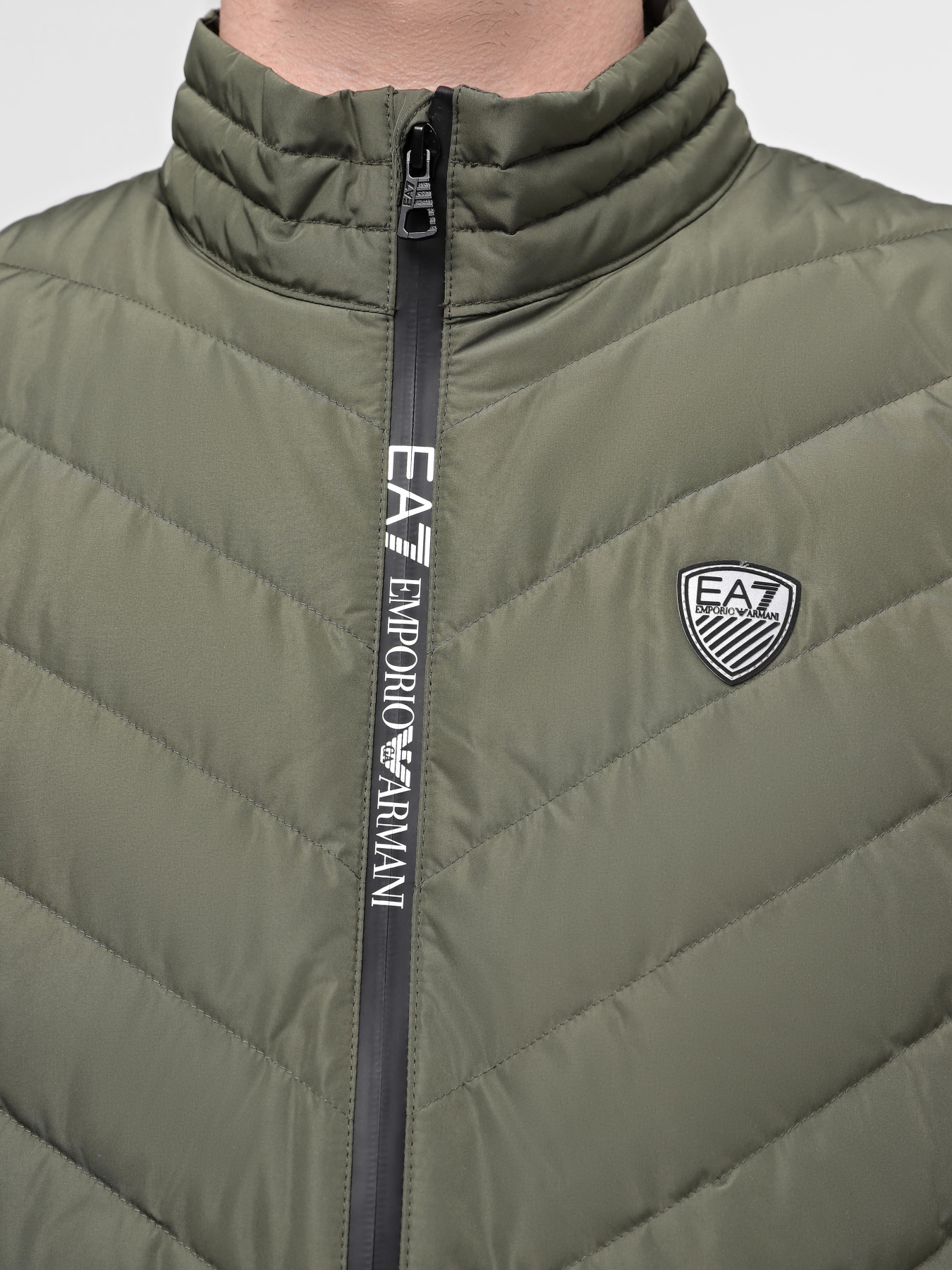 Куртки и дубленки EA7 Premium Shield модель 8NPQ02-PNE1Z-1846 Куртки и дубленки EA7 Premium Shield модель 8NPQ02-PNE1Z-1846 Фото