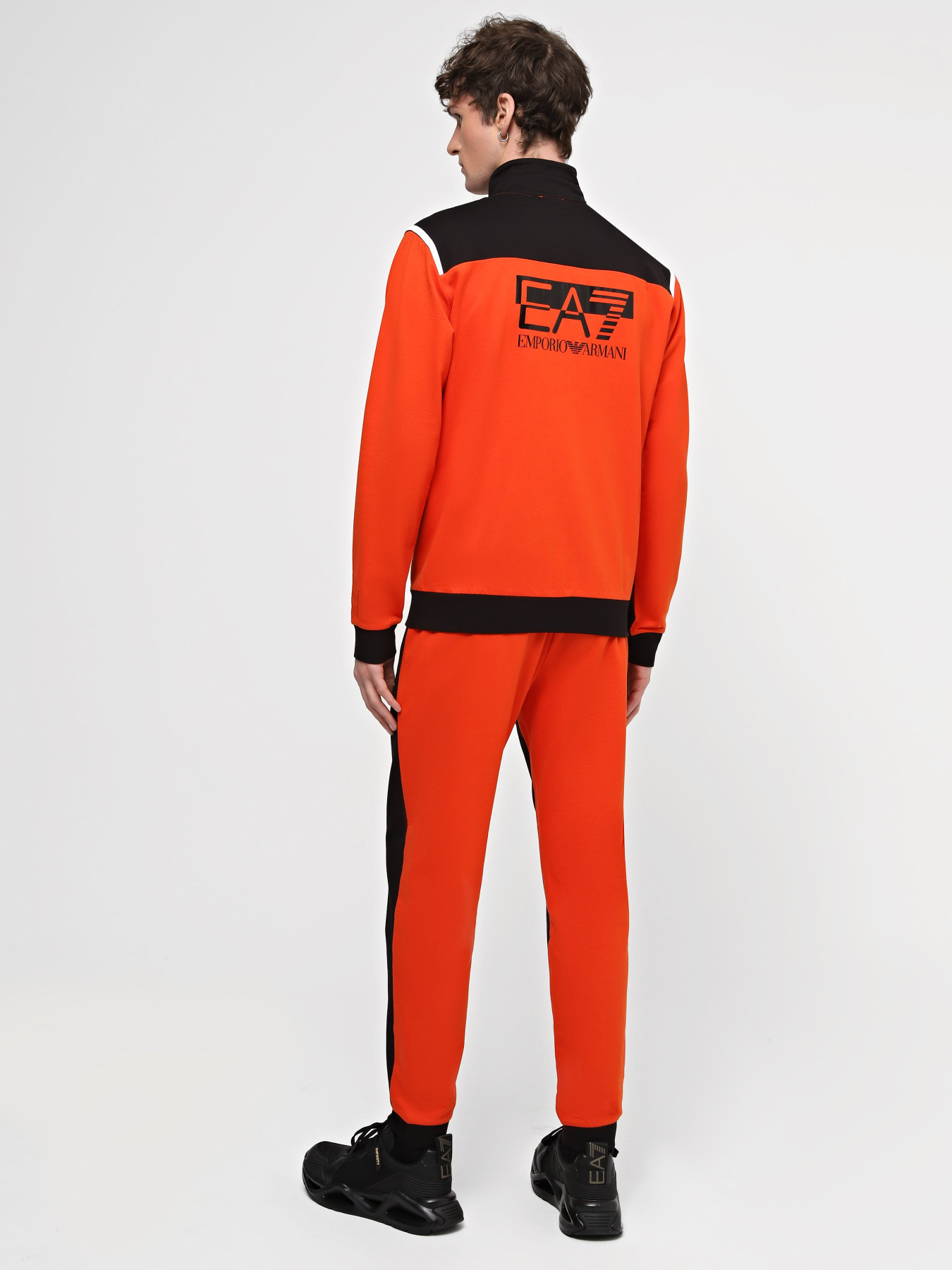 Костюмы EA7 модель 6RPV57-PJ05Z-26BK Костюмы EA7 модель 6RPV57-PJ05Z-26BK Фото