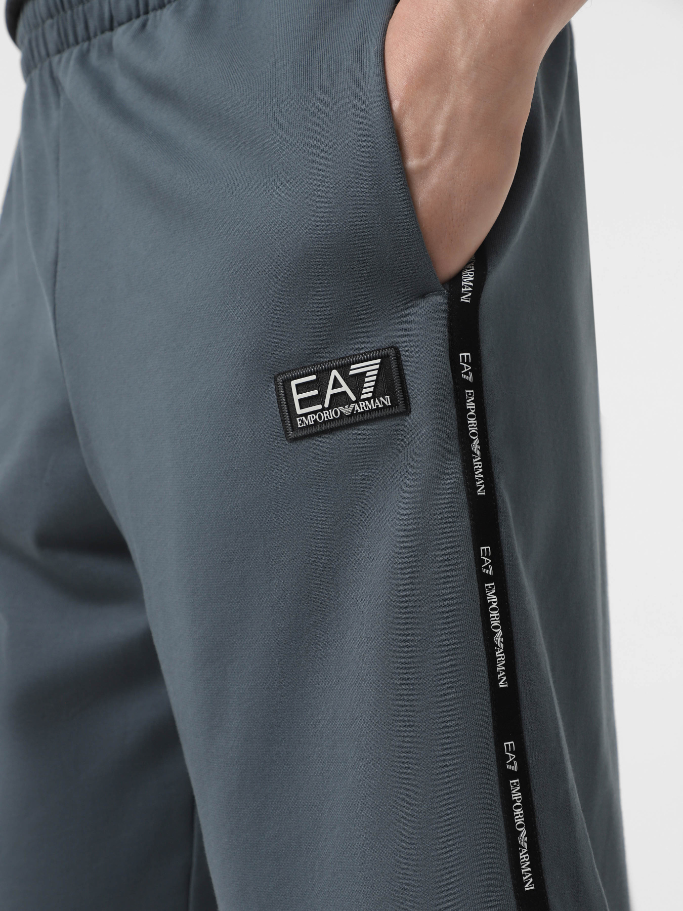 Шорти EA7 Logo Series модель 7M001039-AF10380-U8106 Шорти EA7 Logo Series модель 7M001039-AF10380-U8106 Фото