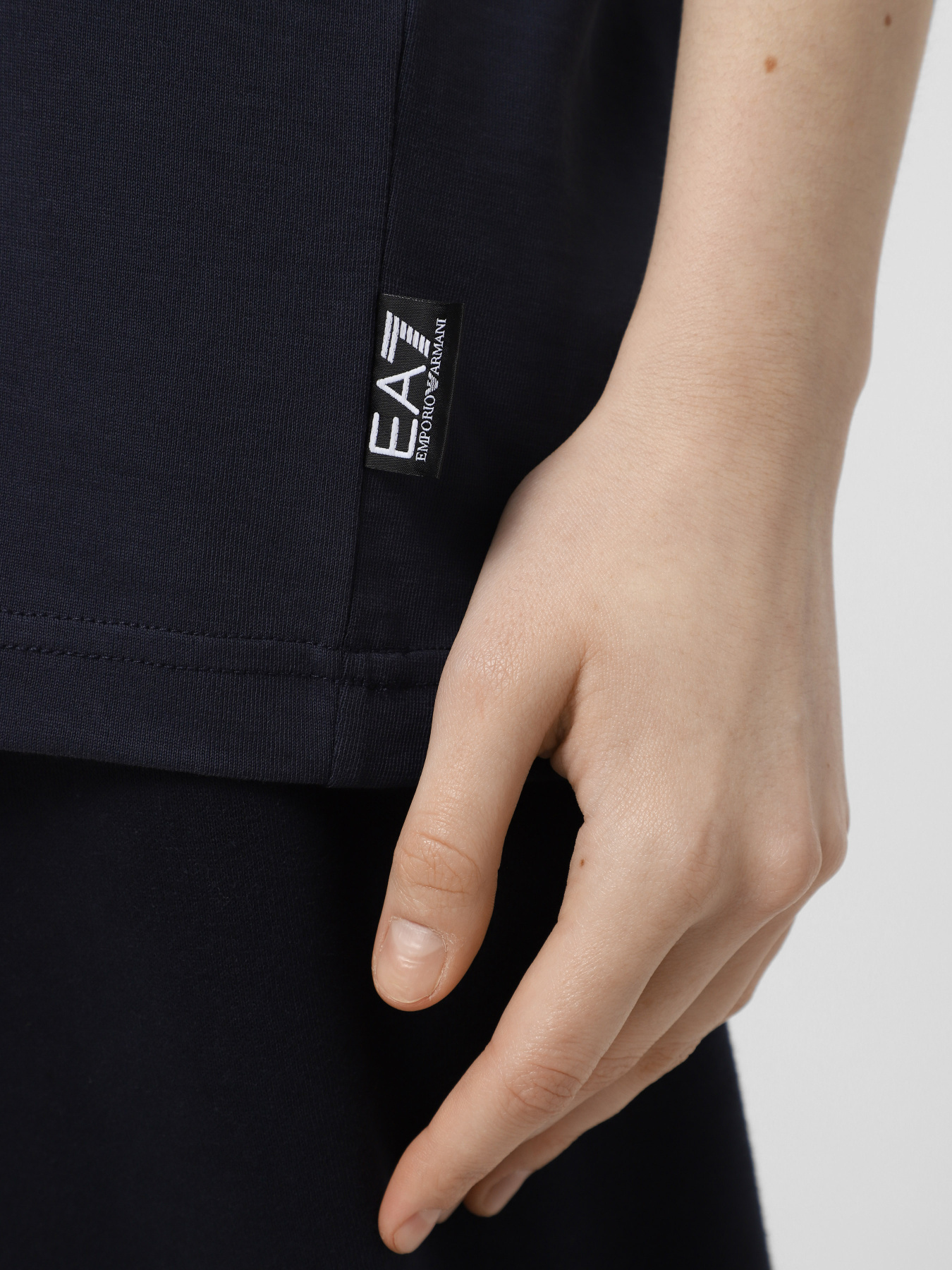 Футболки и поло EA7 Logo Series модель 6DUT10-PJ2QZ-1562 Фото