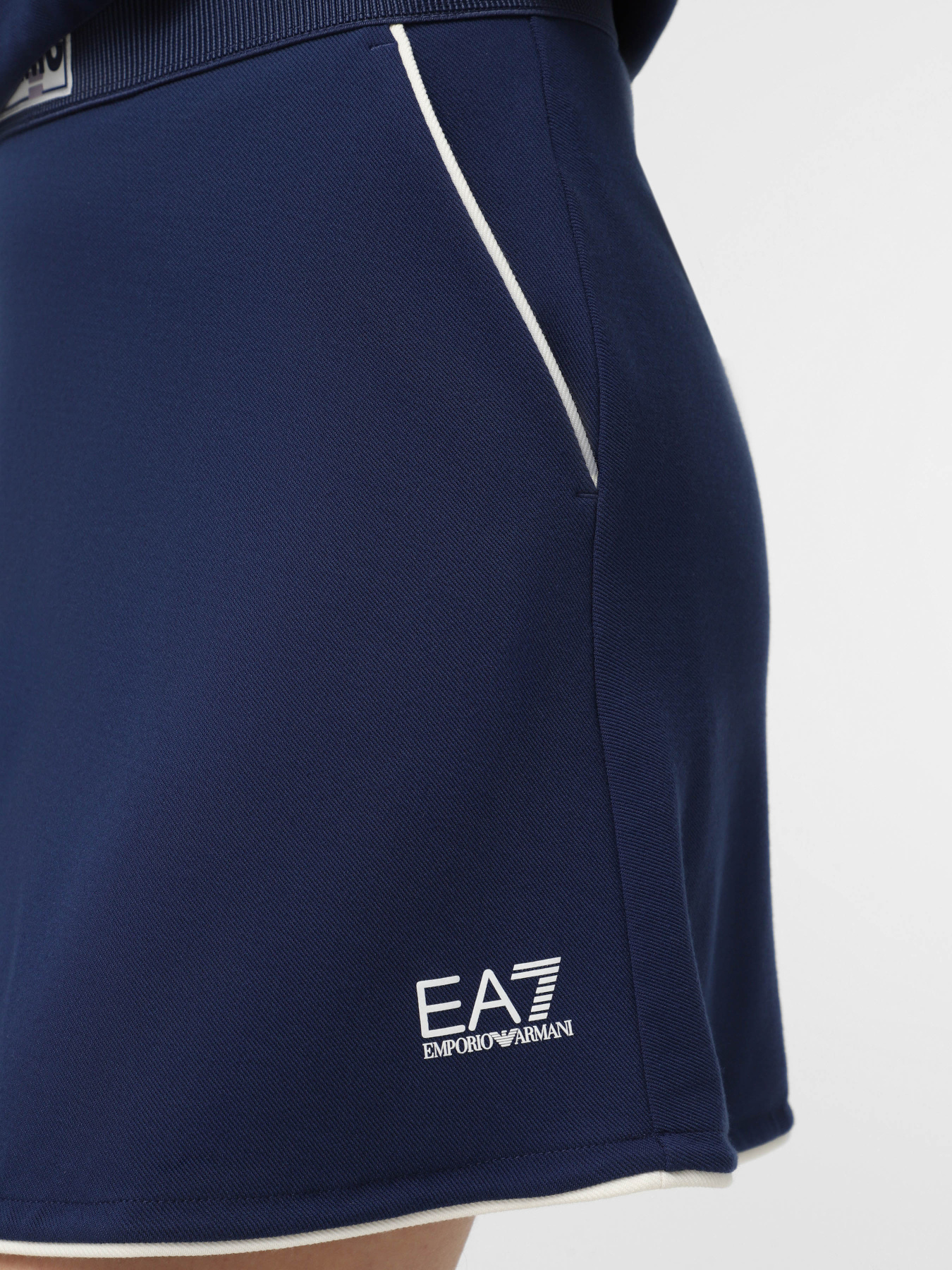 Спідниці EA7 Tennis Club модель 7W000229-AF13289-UB107 Спідниці EA7 Tennis Club модель 7W000229-AF13289-UB107 Фото