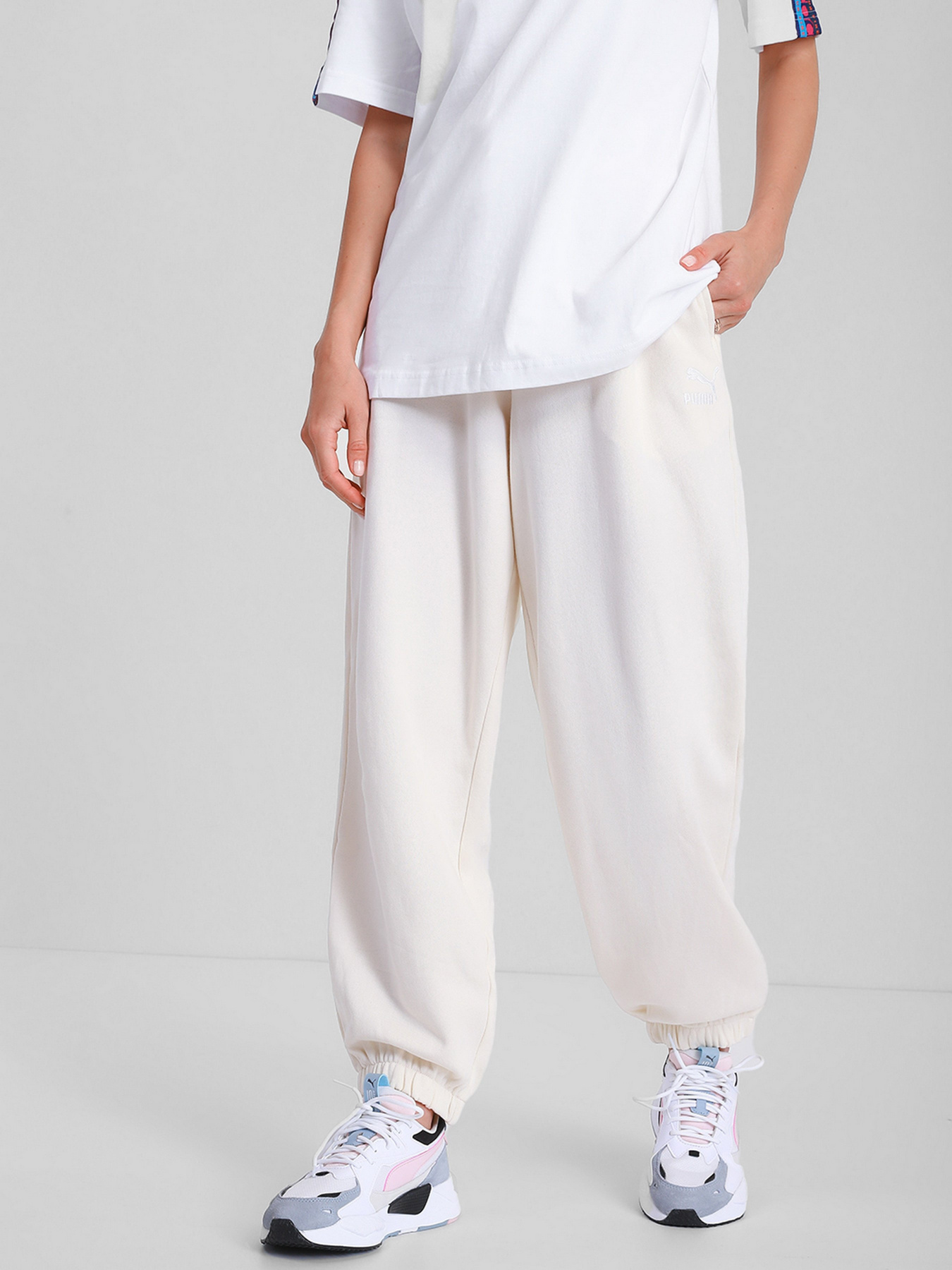 Штани PUMA Classics Relaxed модель 53041673 Фото