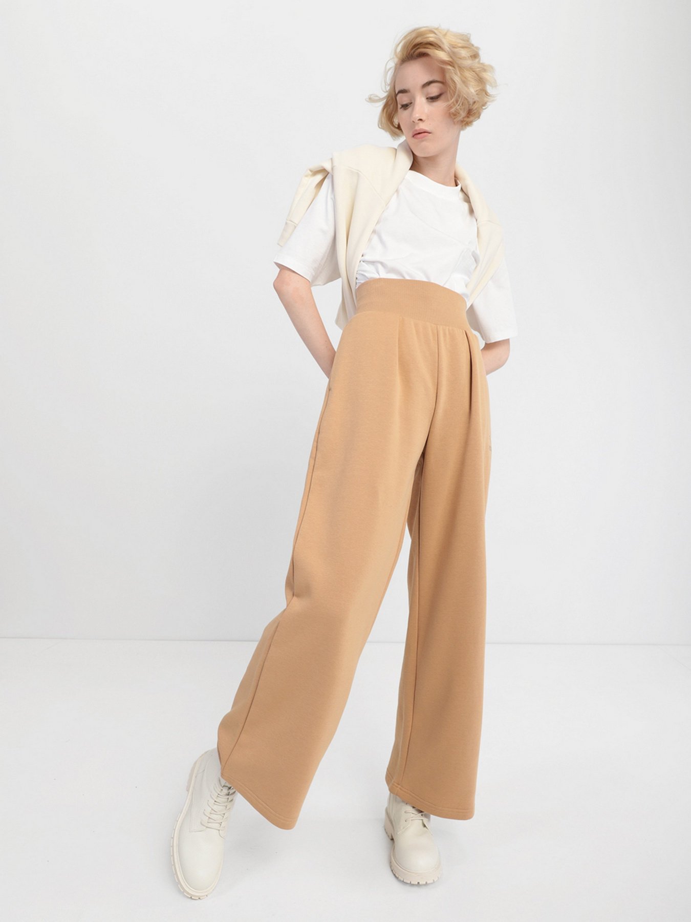 Штани PUMA Classics Fashion модель 53429388 Фото