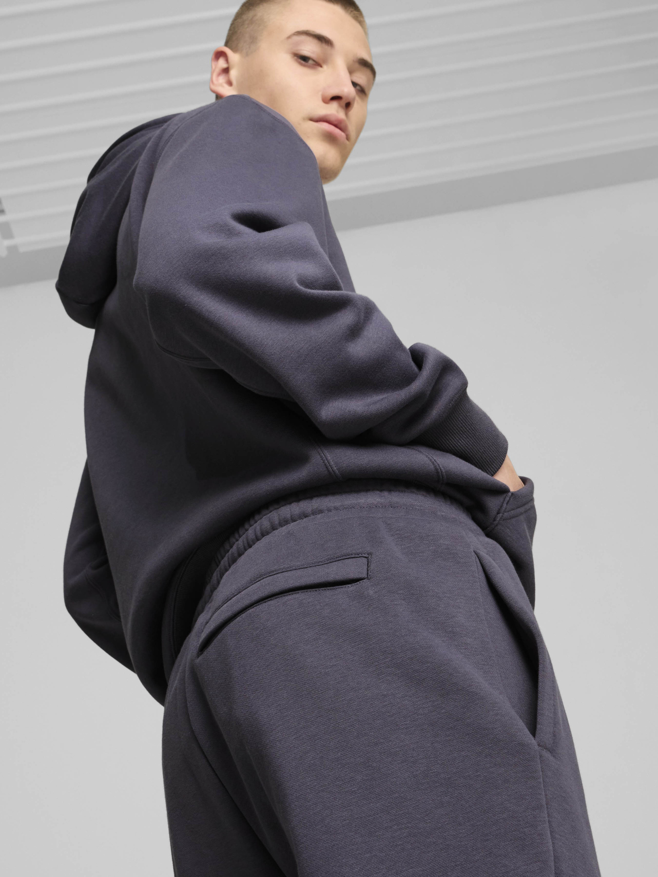 Брюки PUMA CLASSICS SWEATPANTS модель 53559791 Фото