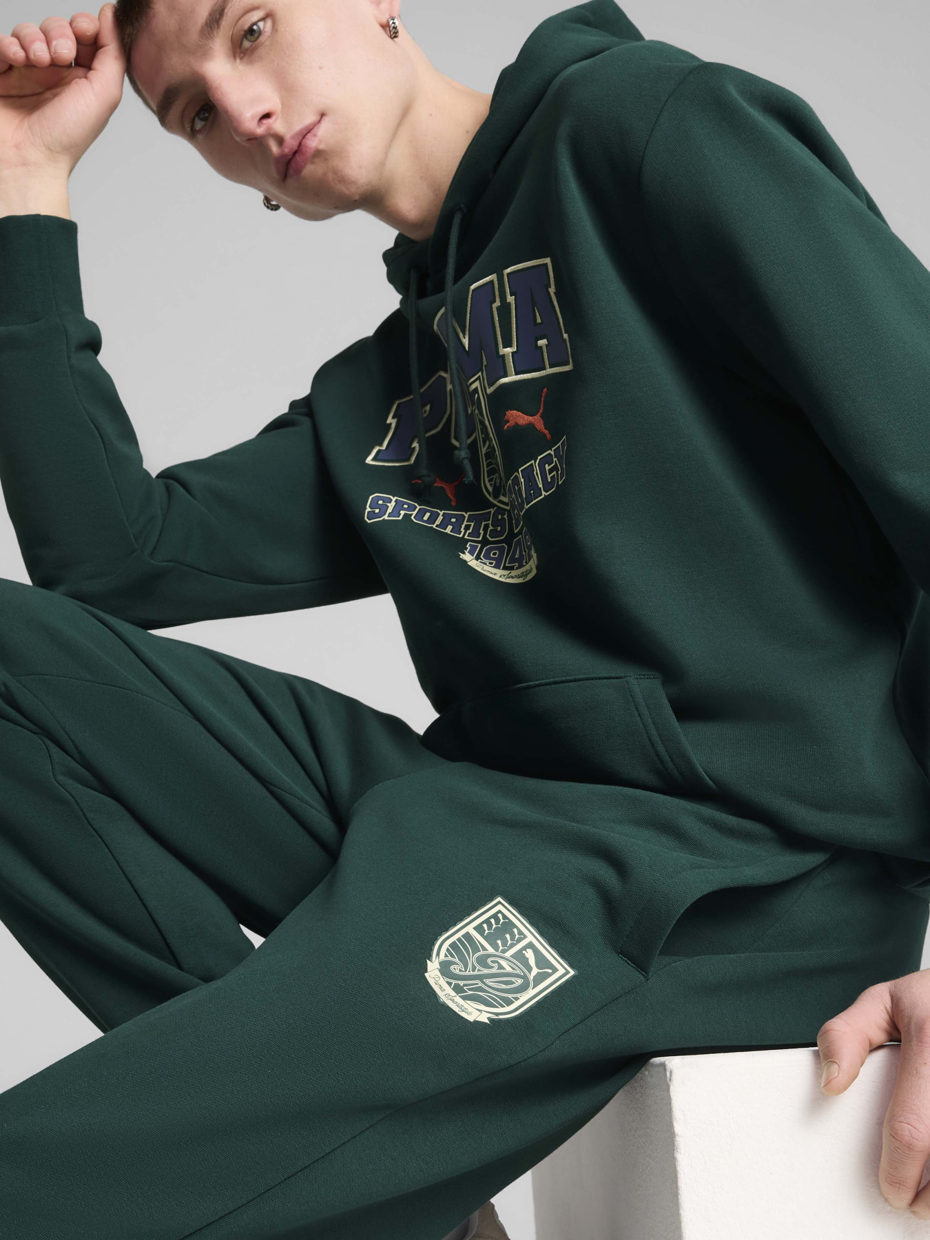 Штани PUMA SPORTS LEGACY GRAPHIC модель 62963160 Штани PUMA SPORTS LEGACY GRAPHIC модель 62963160 Фото