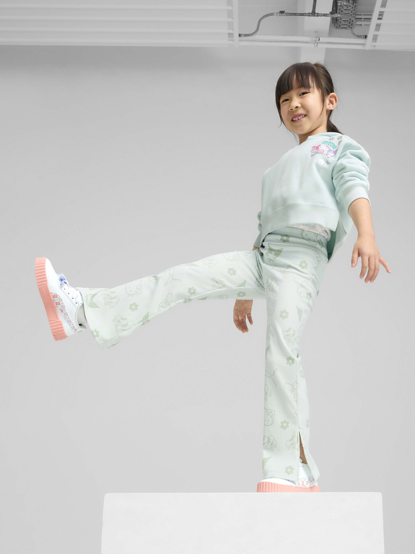 Брюки PUMA X HELLO KITTY & FRIENDS RIBBED модель 63006850 Фото
