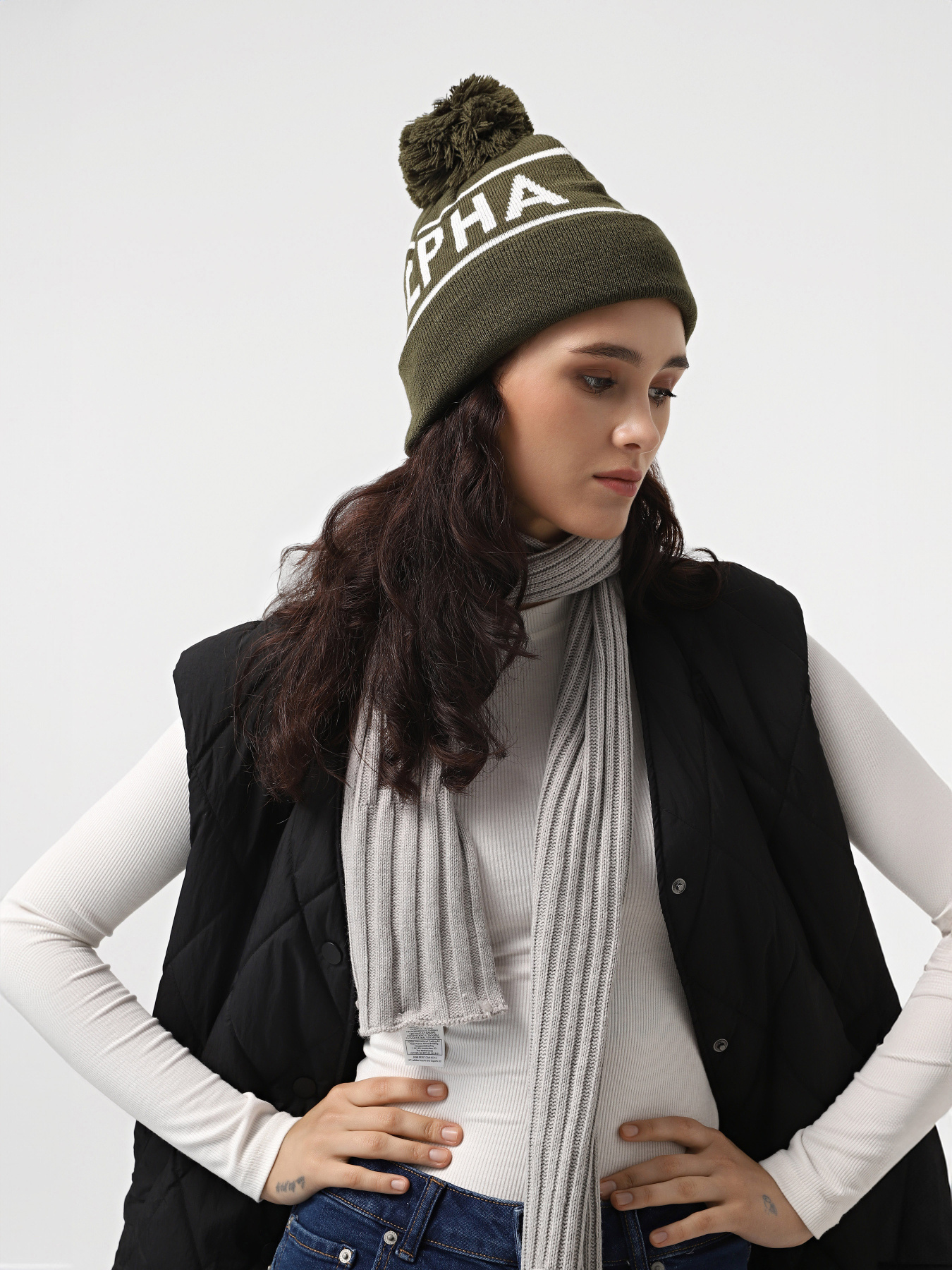 Шапки та кепки Alpha Industries Essential Pom Beanie модель UHE52500C1_303 Шапки та кепки Alpha Industries Essential Pom Beanie модель UHE52500C1_303 Фото