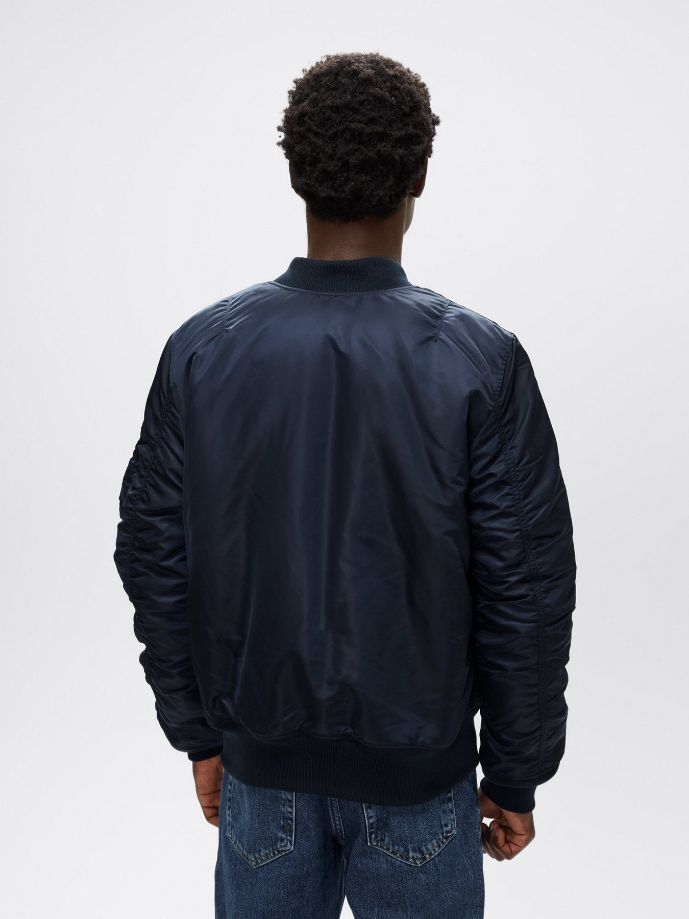 Куртки та дублянки Alpha Industries МА-1 SLIM FIT  модель MJM44530C1_410 Фото