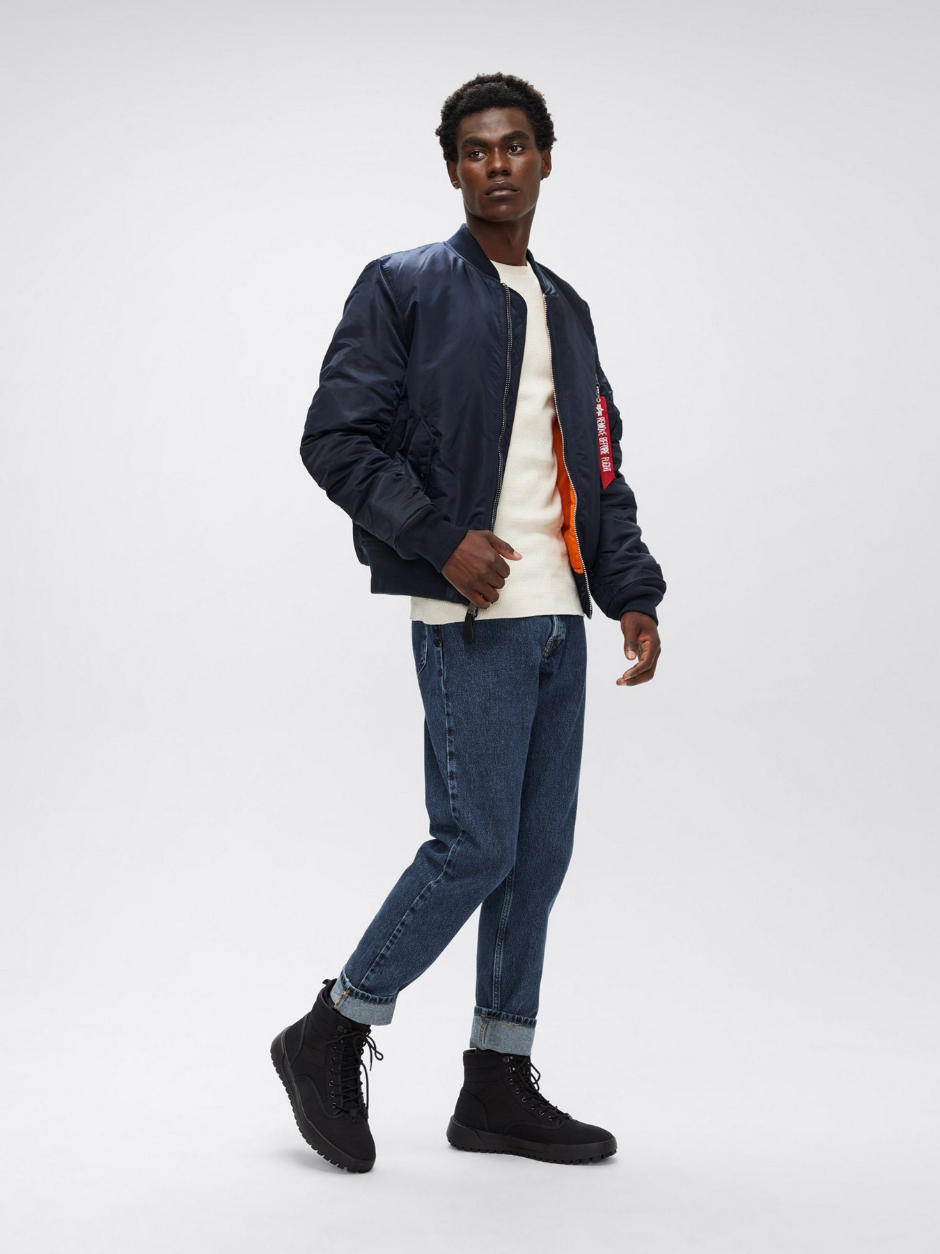 Куртки та дублянки Alpha Industries МА-1 SLIM FIT  модель MJM44530C1_410 Фото