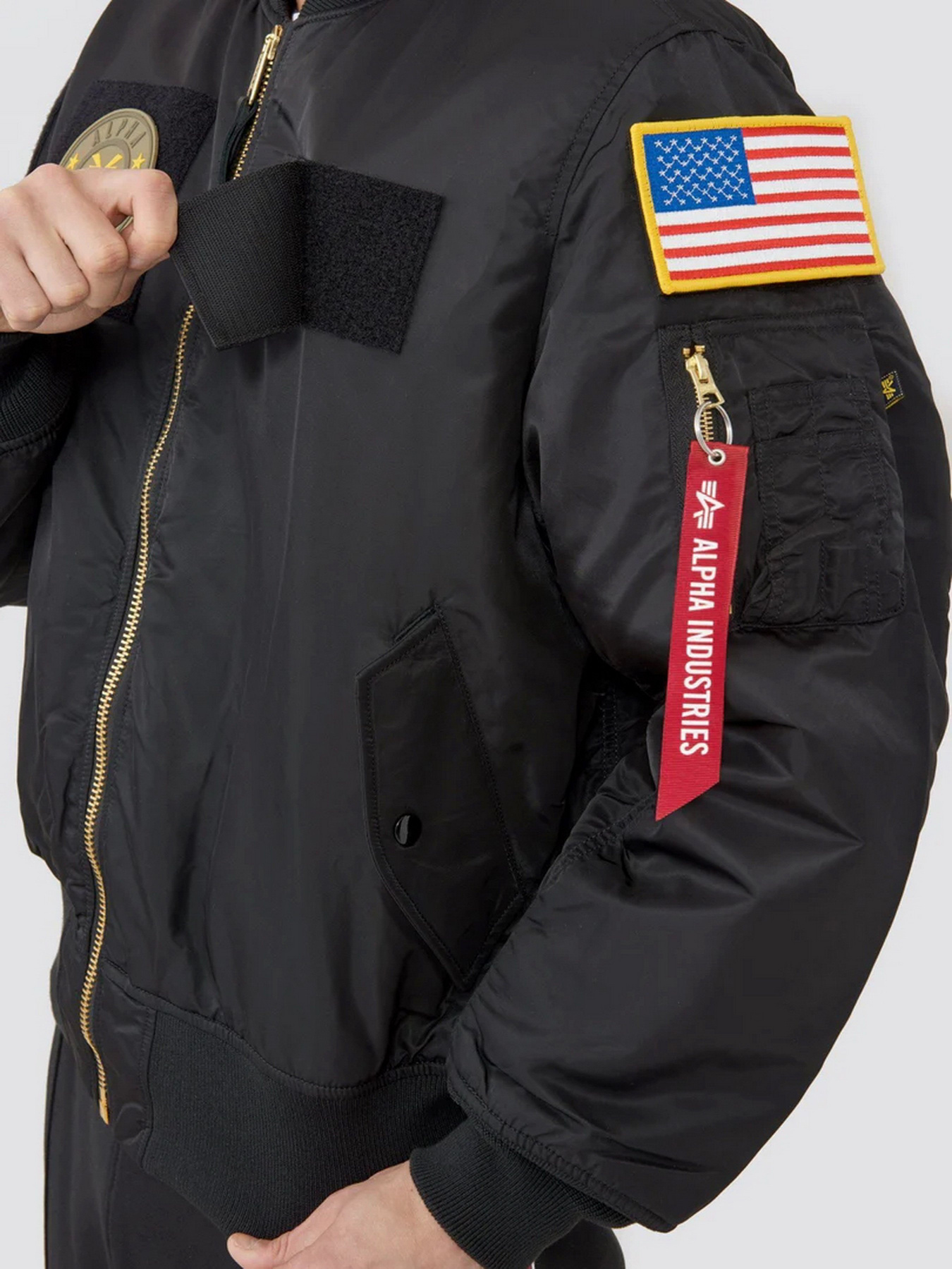 Куртки та дублянки Alpha Industries MA-1 FLEX модель MJM46600C1_001 Фото