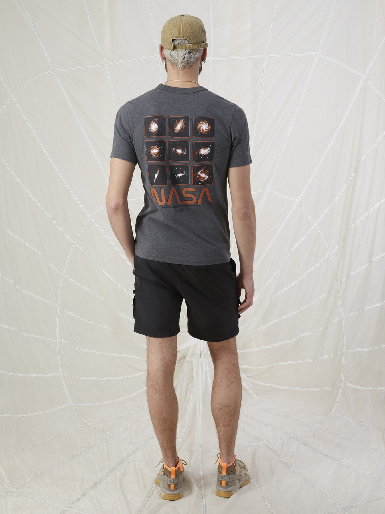 Футболки і поло Alpha Industries NASA Galaxy модель ETN53000C1_072 Футболки і поло Alpha Industries NASA Galaxy модель ETN53000C1_072 Фото