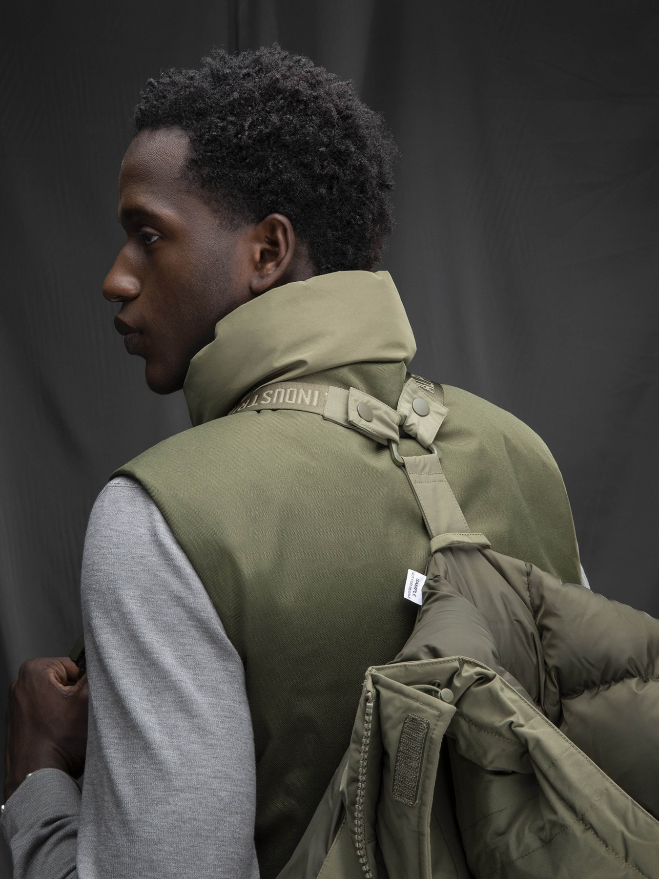 Куртки и дубленки Alpha Industries Long Puffer Parka модель MJL53500C1_359 Куртки и дубленки Alpha Industries Long Puffer Parka модель MJL53500C1_359 Фото