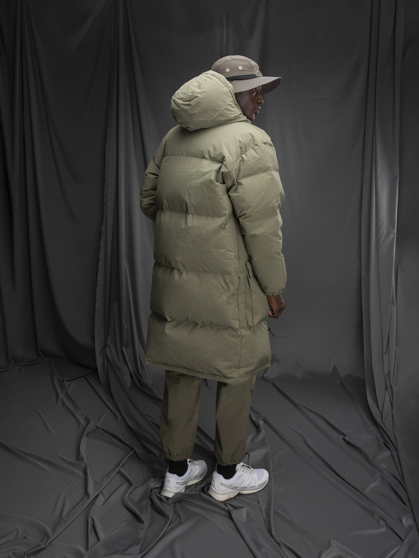 Куртки и дубленки Alpha Industries Long Puffer Parka модель MJL53500C1_359 Куртки и дубленки Alpha Industries Long Puffer Parka модель MJL53500C1_359 Фото