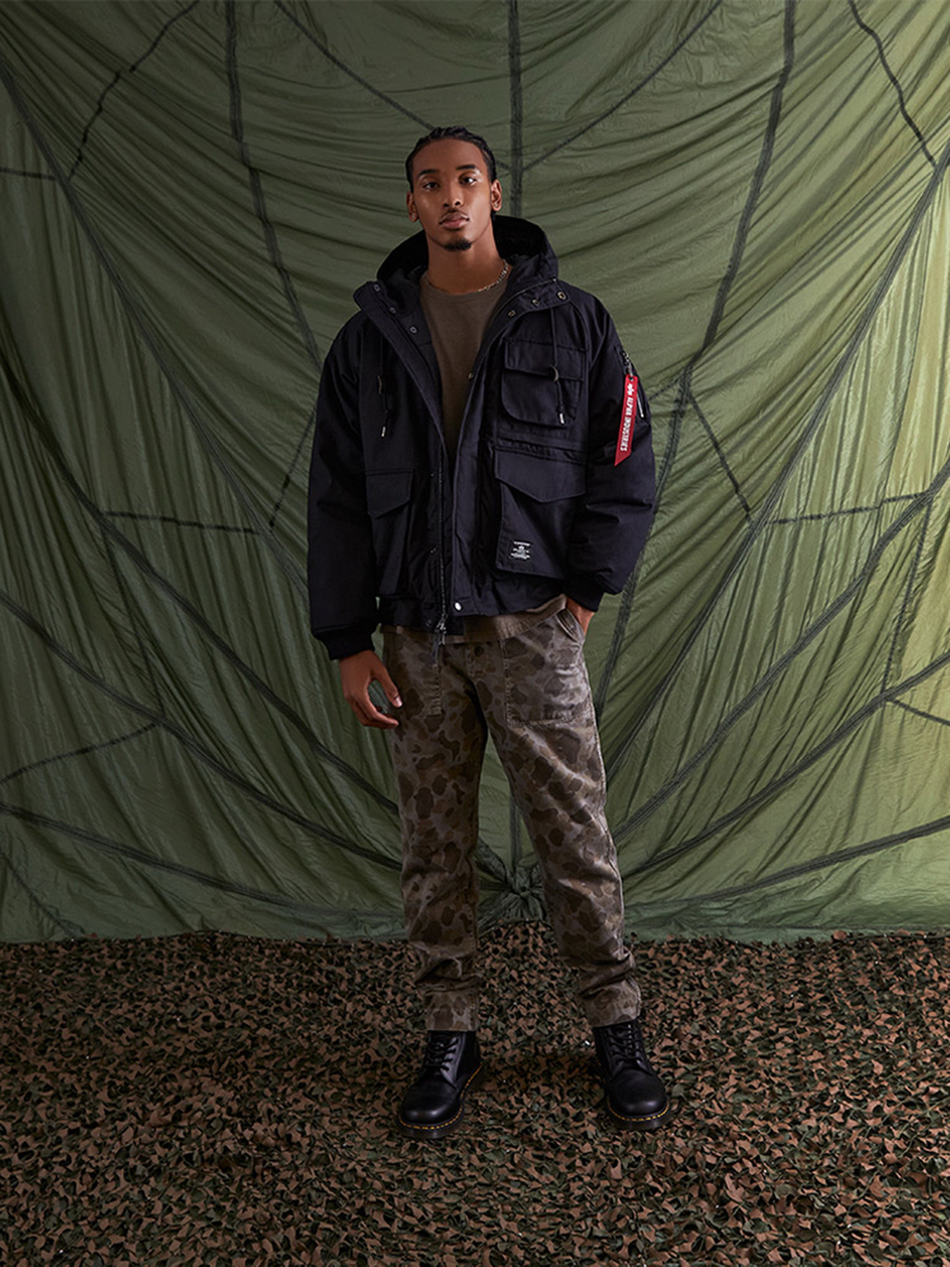 Куртки и дубленки Alpha Industries MA-1 модель MJM53502C1_001 Куртки и дубленки Alpha Industries MA-1 модель MJM53502C1_001 Фото