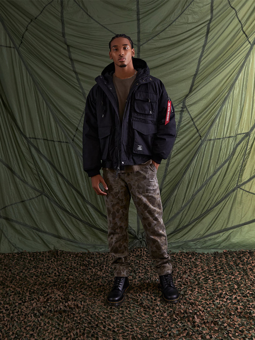 Куртки и дубленки Alpha Industries MA-1 модель MJM53502C1_001 Фото