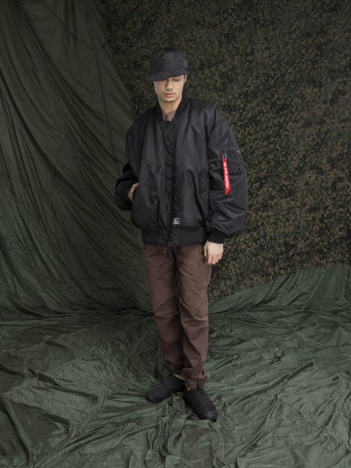 Куртки та дублянки Alpha Industries MA-1 Bloodlight Gen II модель MJM53503C1_001 Фото