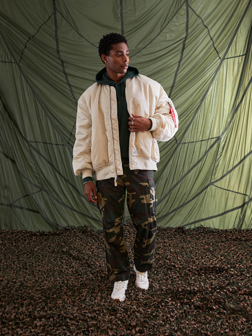 Куртки та дублянки Alpha Industries MA-1 Bloodlight Gen II модель MJM53503C1_217 Фото