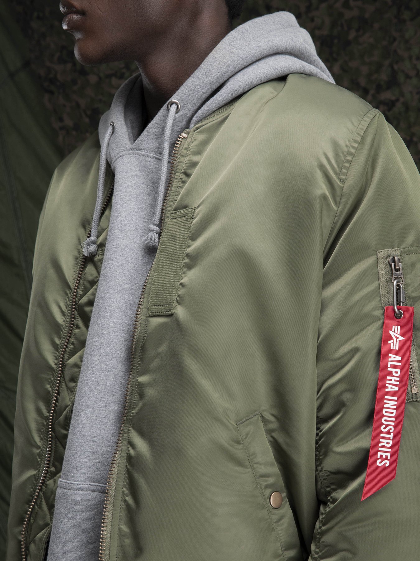 Куртки та дублянки Alpha Industries MA-1 Mod модель MJM53504C1_310 Куртки та дублянки Alpha Industries MA-1 Mod модель MJM53504C1_310 Фото