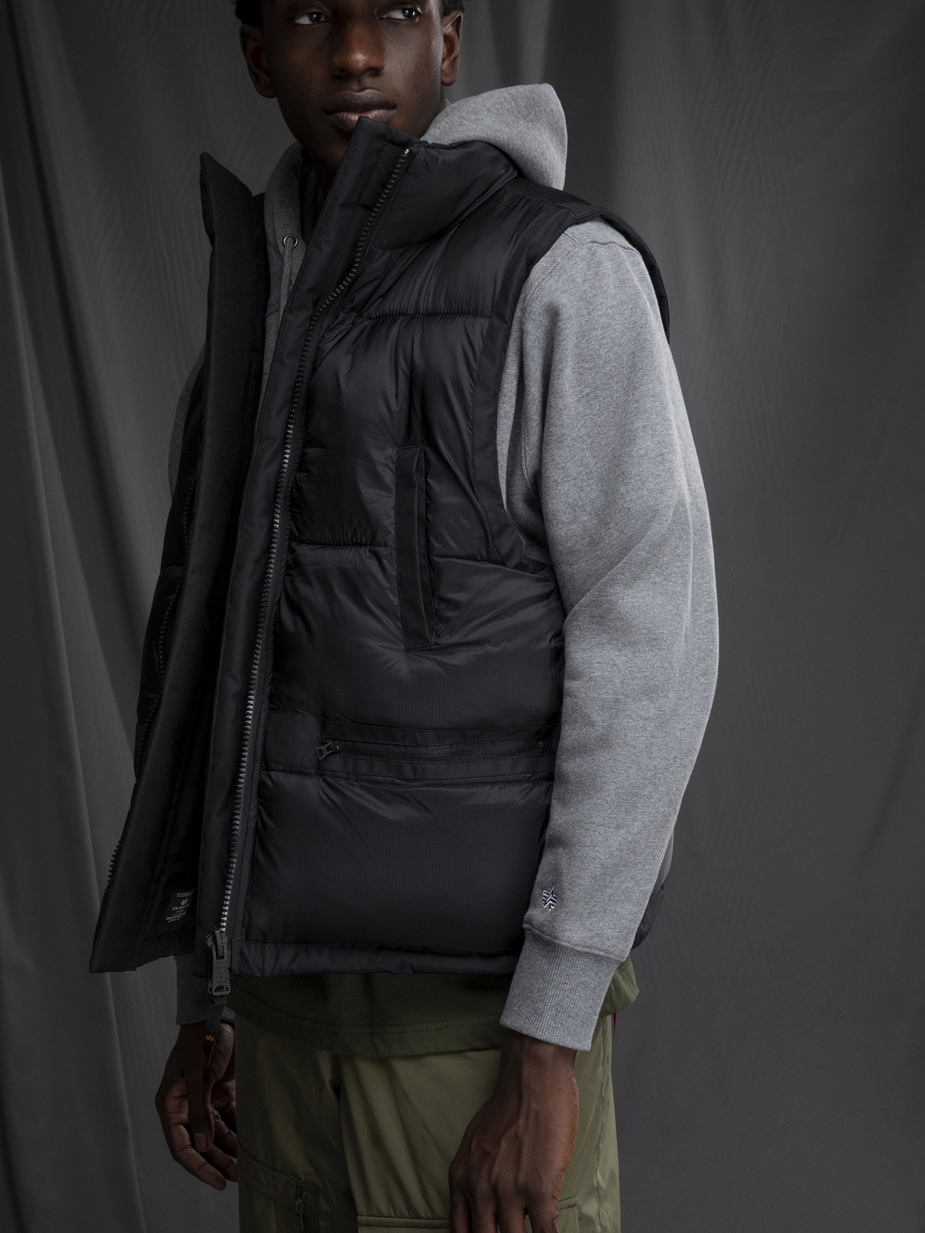 Куртки та дублянки Alpha Industries PCU MOD VEST модель MJU53500C1_001 Куртки та дублянки Alpha Industries PCU MOD VEST модель MJU53500C1_001 Фото