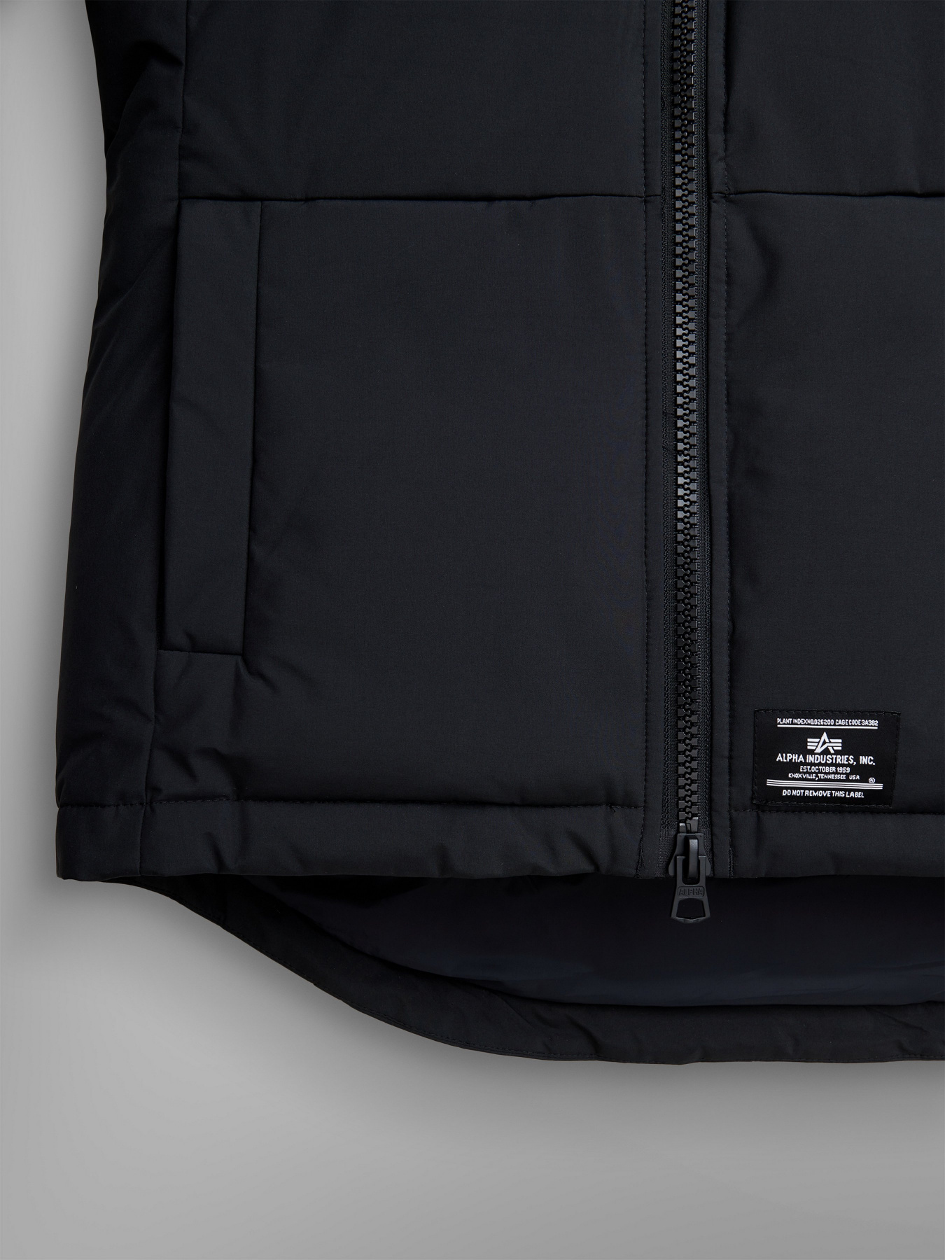 Куртки и дубленки Alpha Industries Short W модель WJS52501C1_001 Куртки и дубленки Alpha Industries Short W модель WJS52501C1_001 Фото