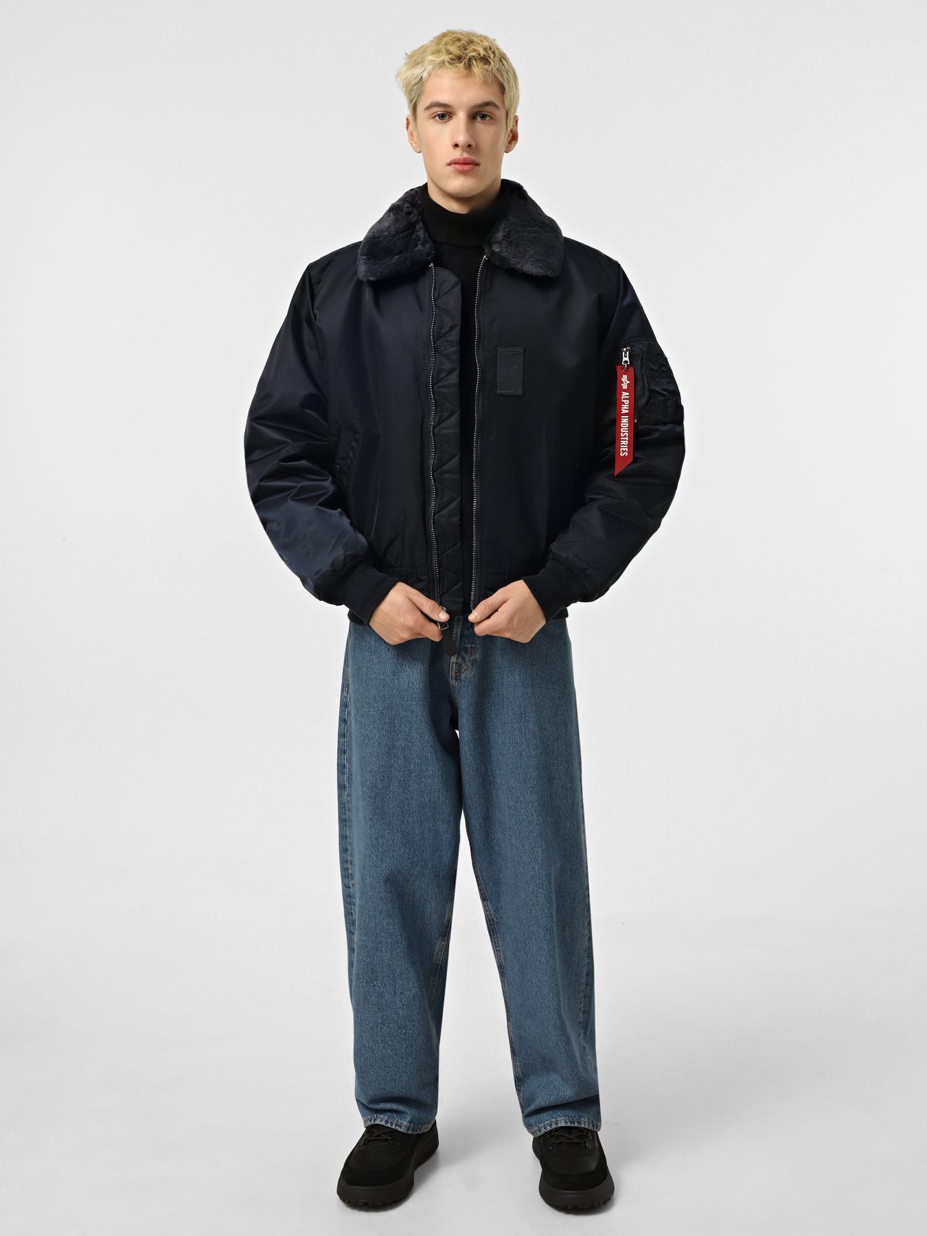 Куртки та дублянки Alpha Industries B-15 модель MJB23010C1_410 Куртки та дублянки Alpha Industries B-15 модель MJB23010C1_410 Фото
