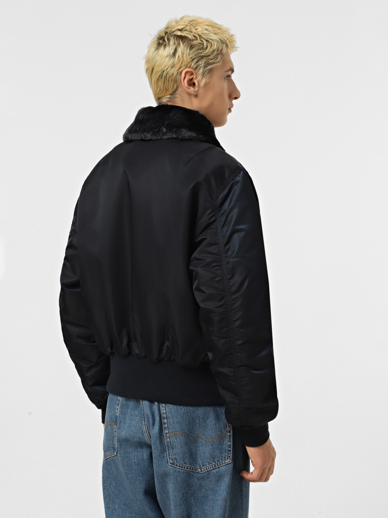 Куртки та дублянки Alpha Industries B-15 модель MJB23010C1_410 Куртки та дублянки Alpha Industries B-15 модель MJB23010C1_410 Фото