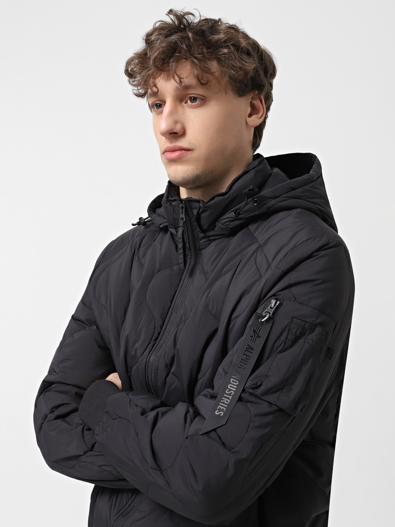 Куртки и дубленки Alpha Industries Lightweight Quilted Down модель MJL54501C1_001 Куртки и дубленки Alpha Industries Lightweight Quilted Down модель MJL54501C1_001 Фото