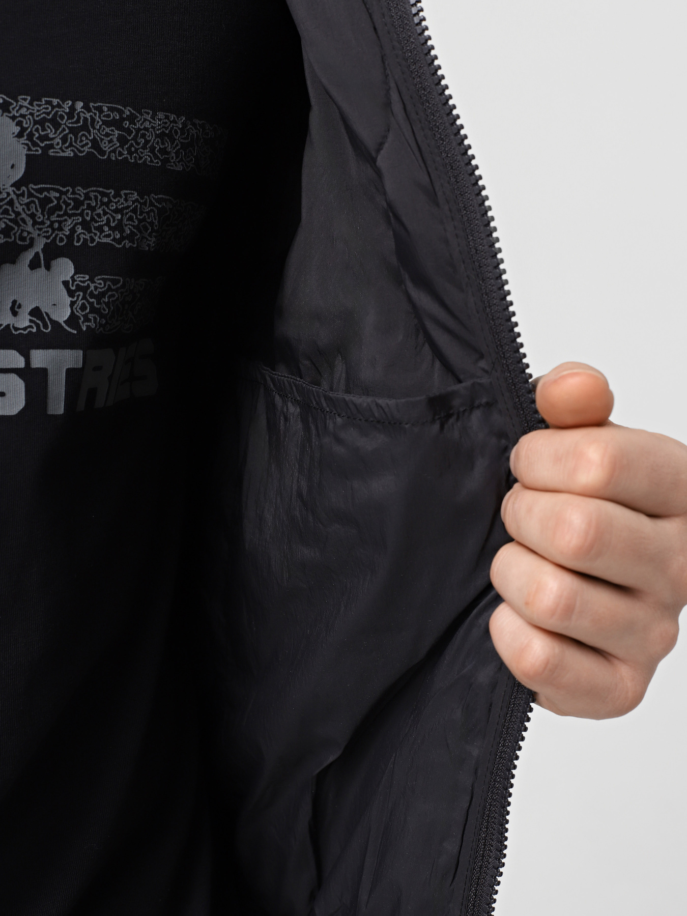 Куртки и дубленки Alpha Industries Lightweight Quilted Down модель MJL54501C1_001 Куртки и дубленки Alpha Industries Lightweight Quilted Down модель MJL54501C1_001 Фото