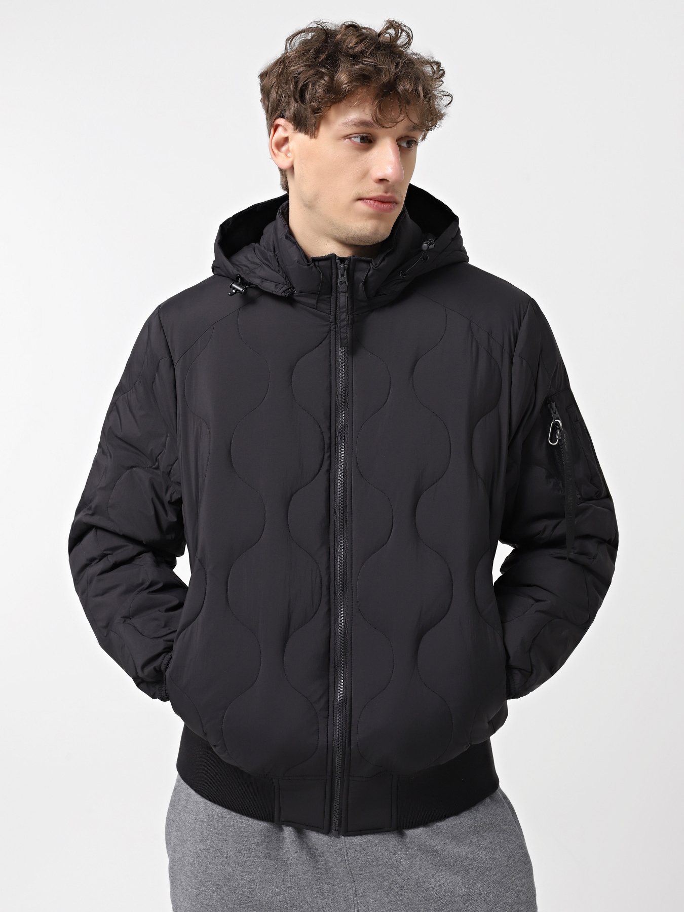 Куртки и дубленки Alpha Industries Lightweight Quilted Down модель MJL54501C1_001 Куртки и дубленки Alpha Industries Lightweight Quilted Down модель MJL54501C1_001 Фото