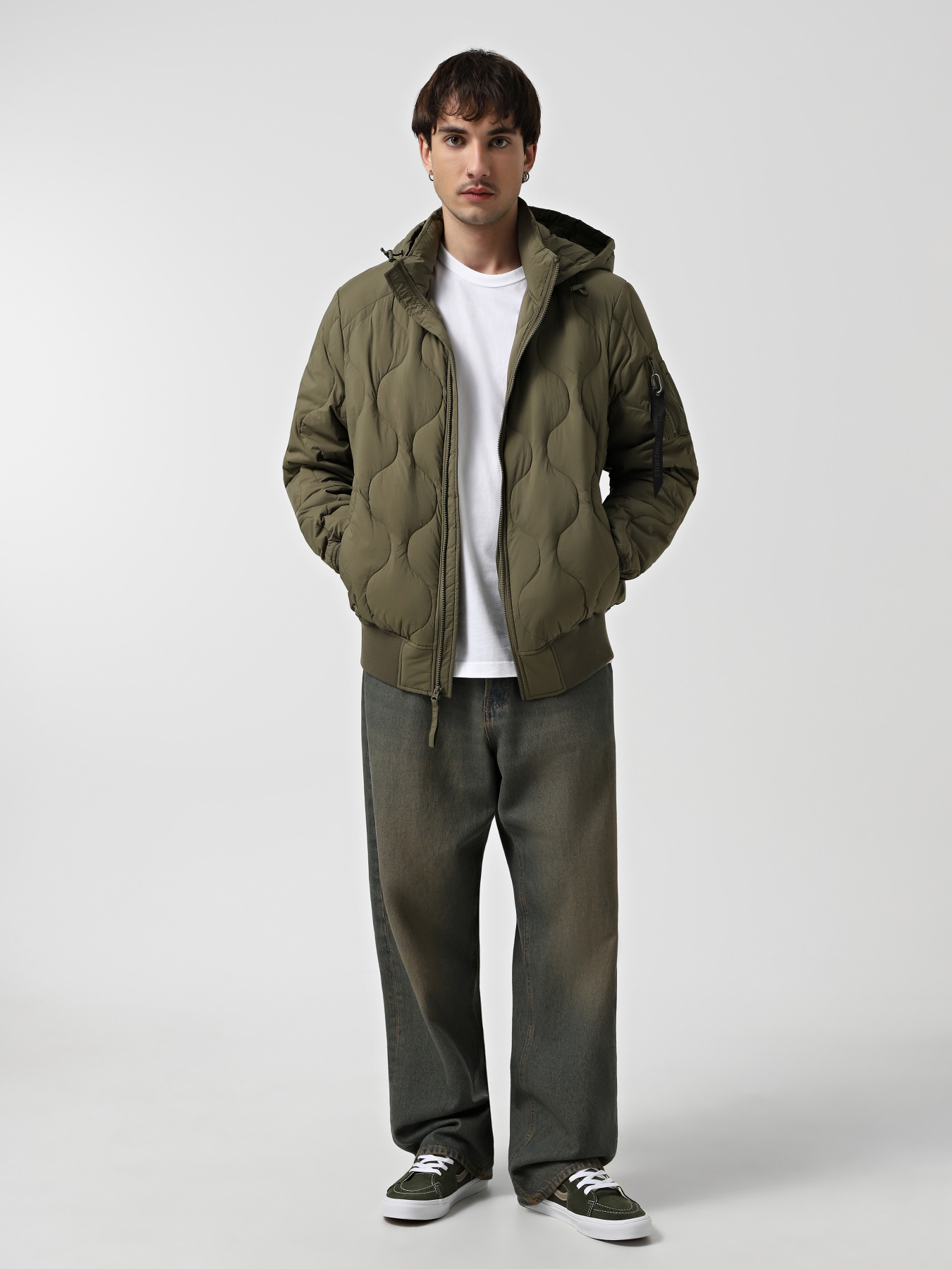 Куртки и дубленки Alpha Industries Lightweight Quilted Down модель MJL54501C1_359 Фото