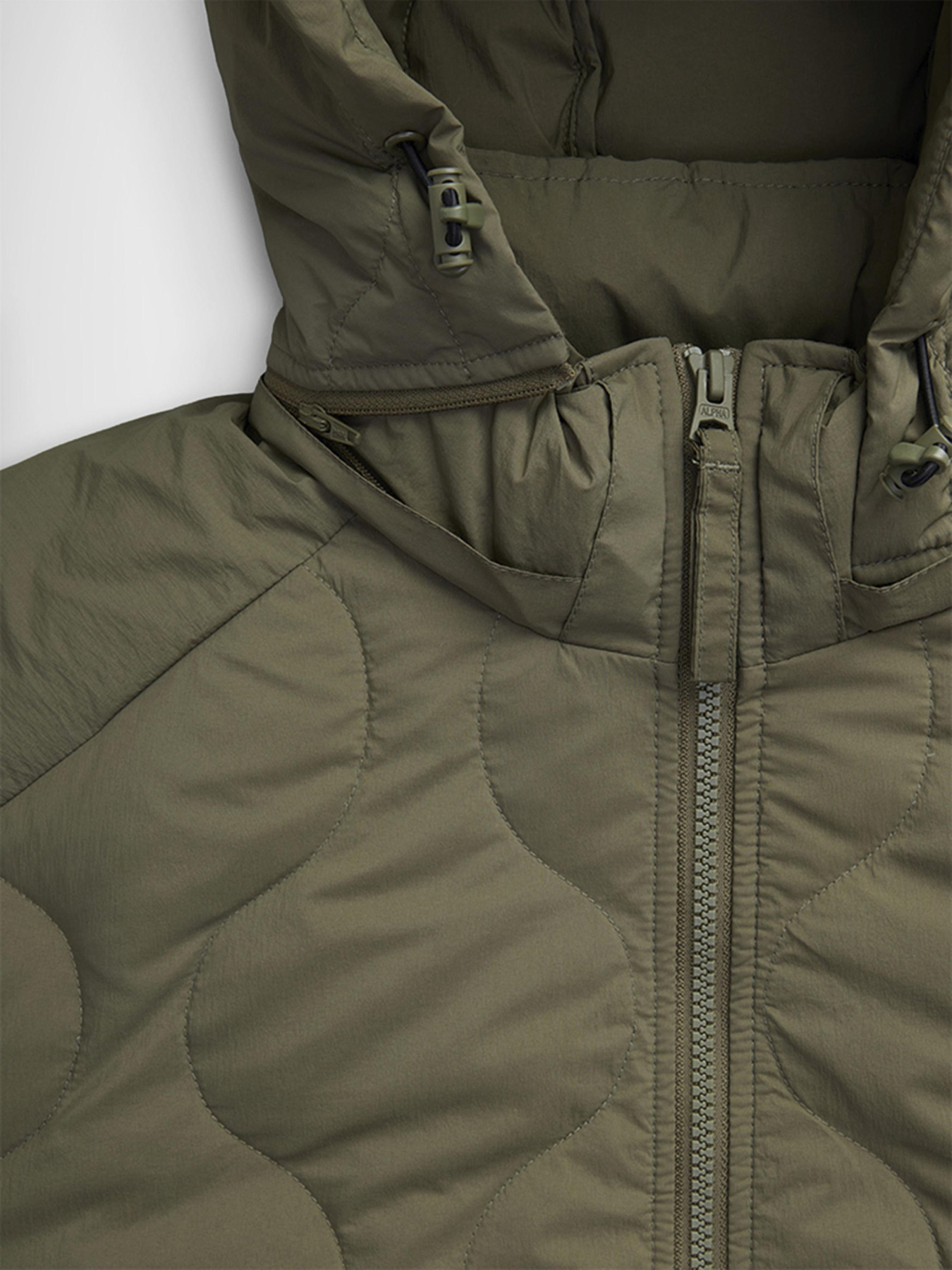 Куртки и дубленки Alpha Industries Lightweight Quilted Down модель MJL54501C1_359 Фото
