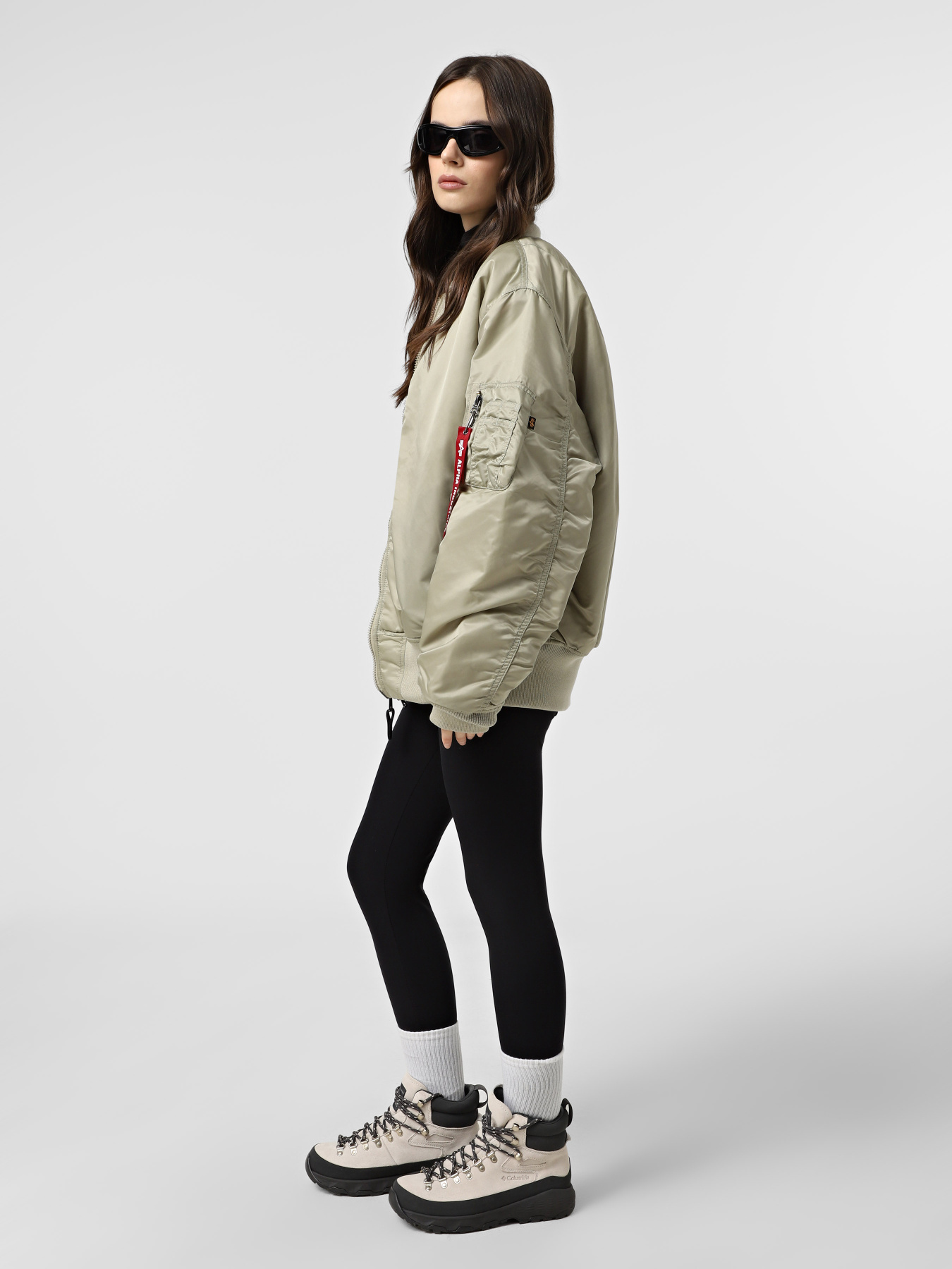 Куртки та дублянки Alpha Industries ALPHA MA-1 FLIGHT JACKET модель MJM21000C1_369 Фото