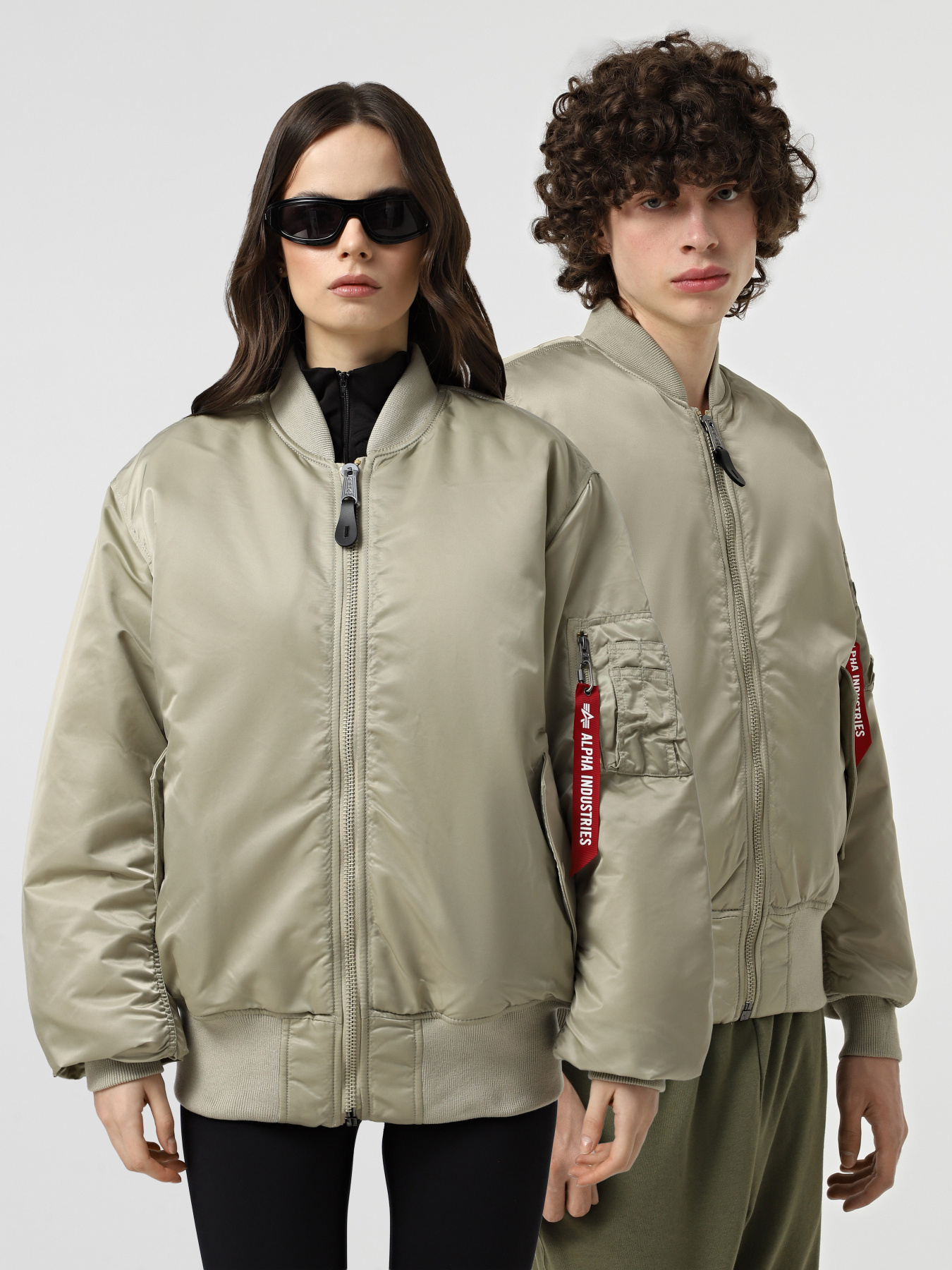 Куртки та дублянки Alpha Industries ALPHA MA-1 FLIGHT JACKET модель MJM21000C1_369 Фото
