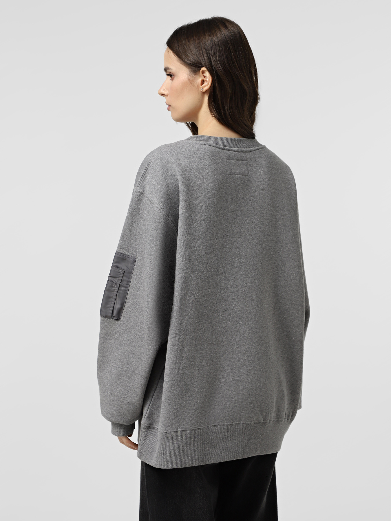 Худи и свитшоты Alpha Industries UTILITY POCKET CREWNECK модель USU55501C1_063 Худи и свитшоты Alpha Industries UTILITY POCKET CREWNECK модель USU55501C1_063 Фото