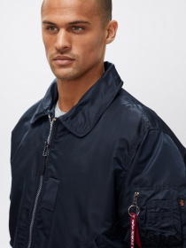 Куртки и дубленки Alpha Industries B-15 модель MJB23010C1_410 Фото