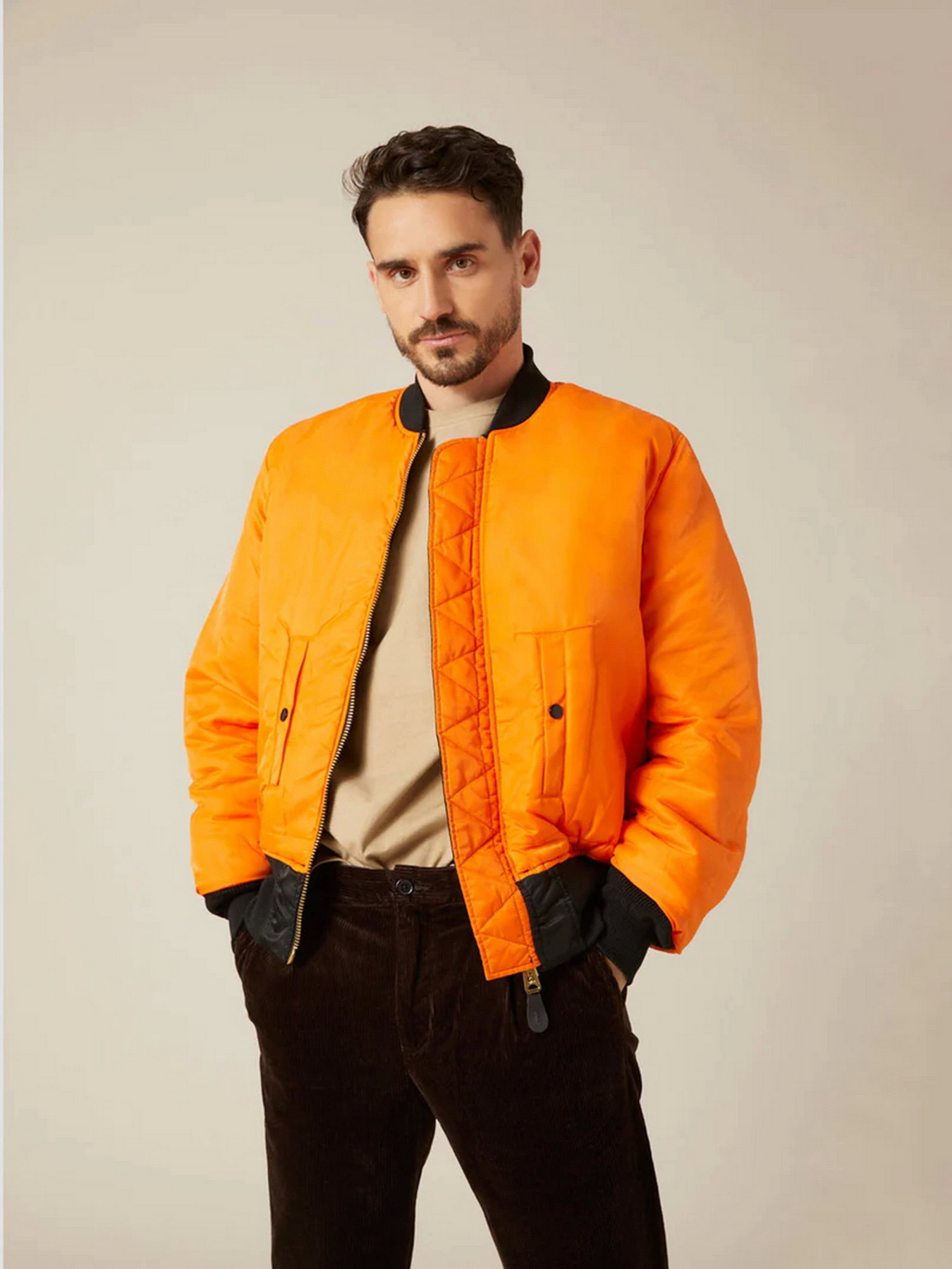 Куртки та дублянки Alpha Industries Ma-1 модель MJM21000C1_001 Куртки та дублянки Alpha Industries Ma-1 модель MJM21000C1_001 Фото