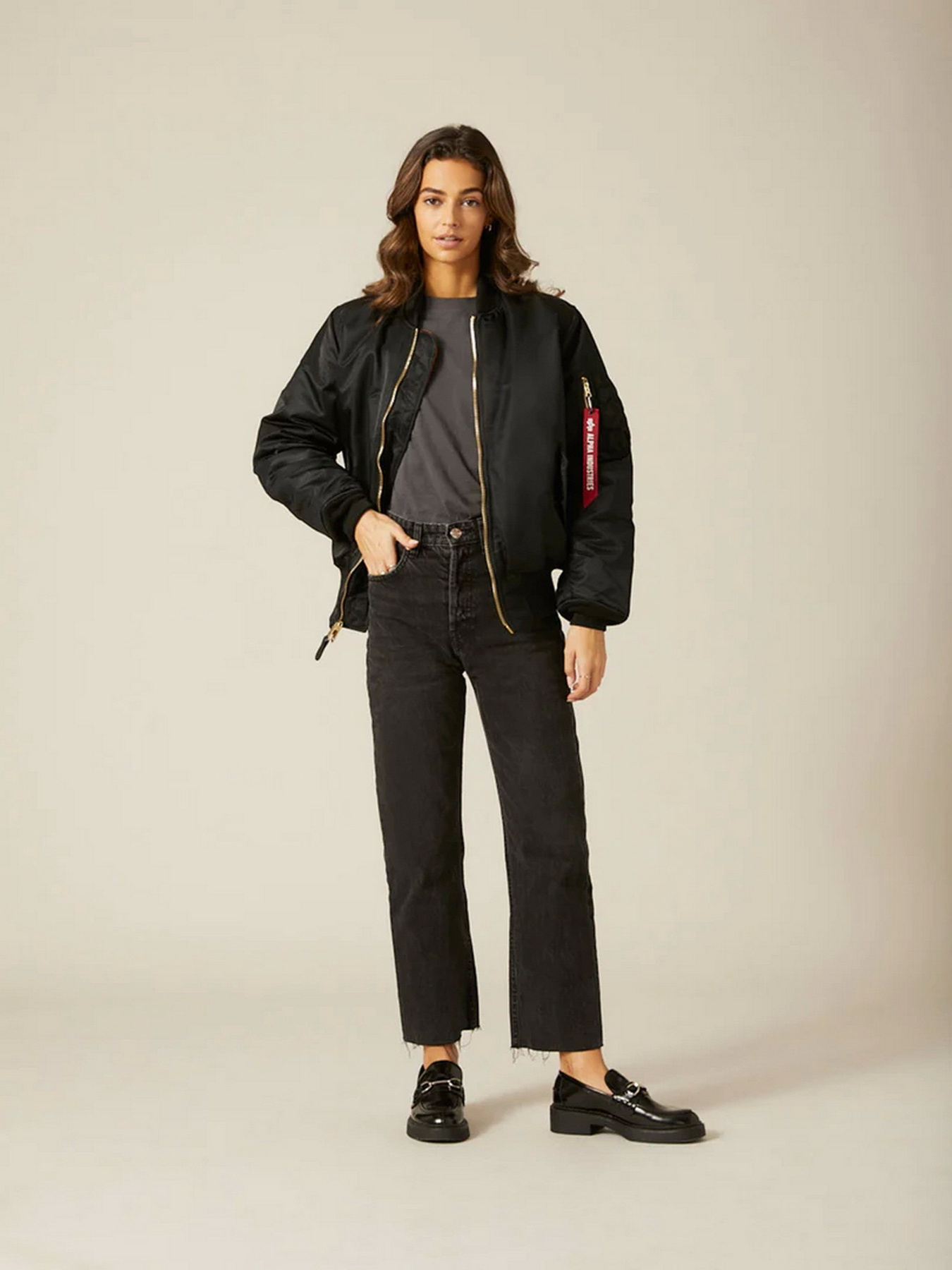 Куртки та дублянки Alpha Industries Ma-1 модель MJM21000C1_001 Куртки та дублянки Alpha Industries Ma-1 модель MJM21000C1_001 Фото