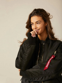 Куртки та дублянки Alpha Industries Ma-1 модель MJM21000C1_001 Фото