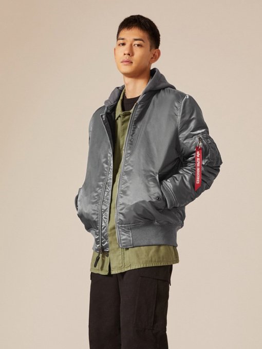Куртки и дубленки Alpha Industries MA-1 NATUS модель MJM47506C1_022 Фото