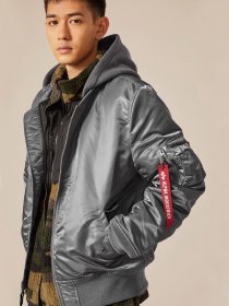 Куртки та дублянки Alpha Industries MA-1 NATUS модель MJM47506C1_022 Фото