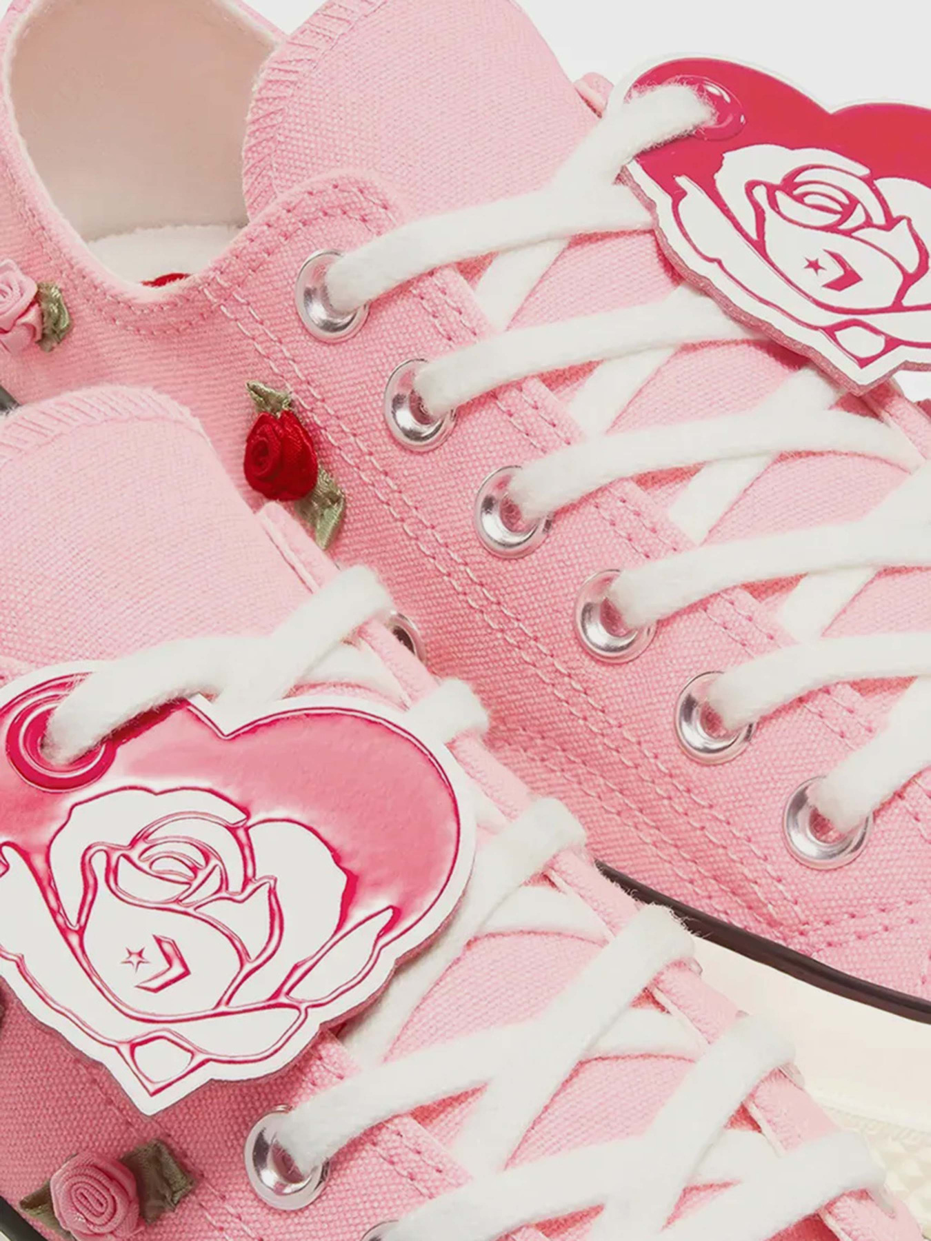 Кеды CONVERSE CHUCK 70 VALENTINE'S DAY модель A13649C Кеды CONVERSE CHUCK 70 VALENTINE'S DAY модель A13649C Фото