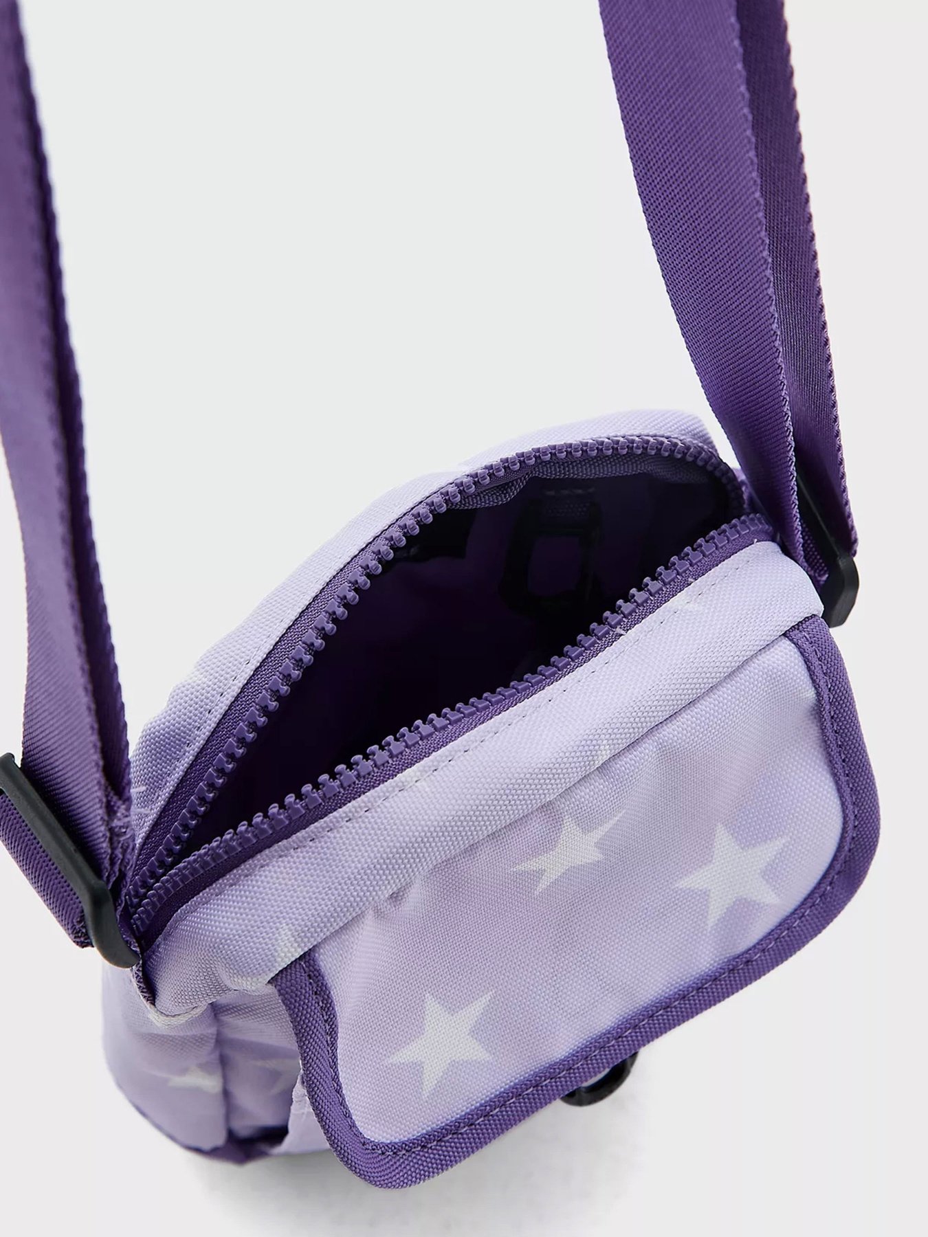 Сумки CONVERSE модель 10021546-533 Сумки CONVERSE модель 10021546-533 Фото
