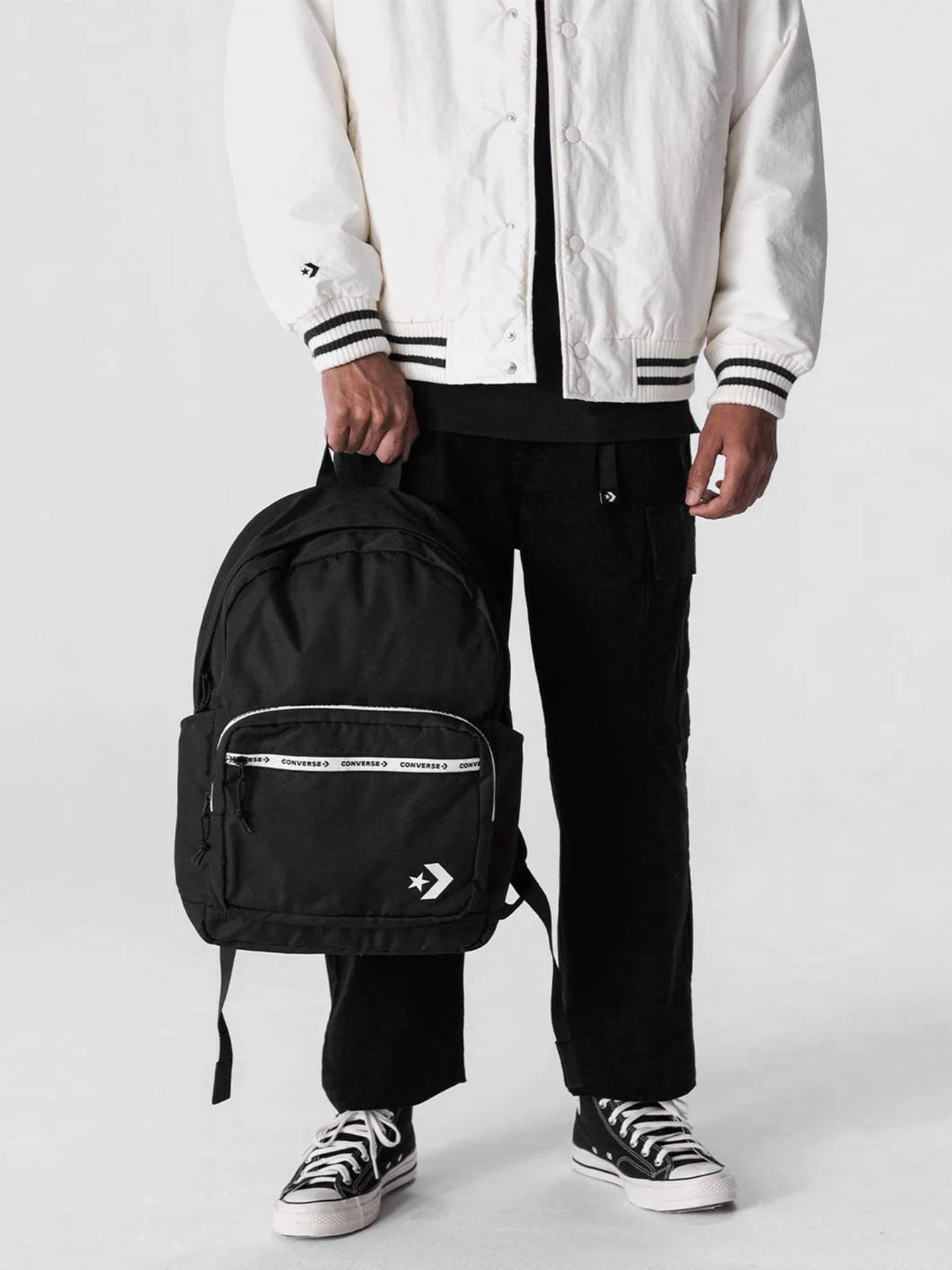 Рюкзаки CONVERSE GO 2 - LARGE LOGO SC 21L модель 10025481-001 Рюкзаки CONVERSE GO 2 - LARGE LOGO SC 21L модель 10025481-001 Фото
