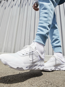 Кроссовки NIKE React Live модель CV1772-101 Фото