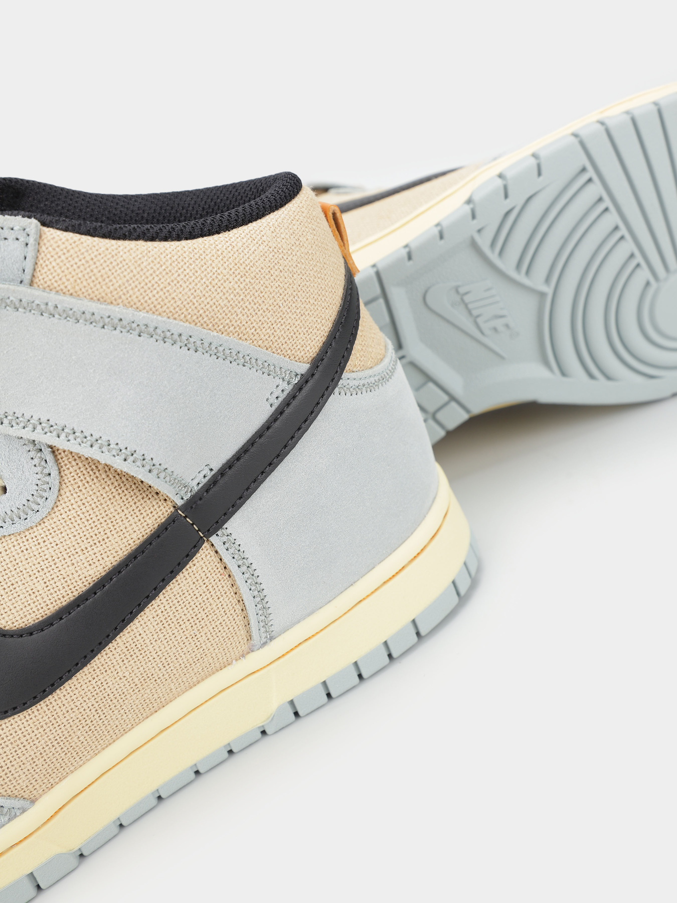 Кеды NIKE DUNK HI RETRO SE модель FJ4191-200 Фото