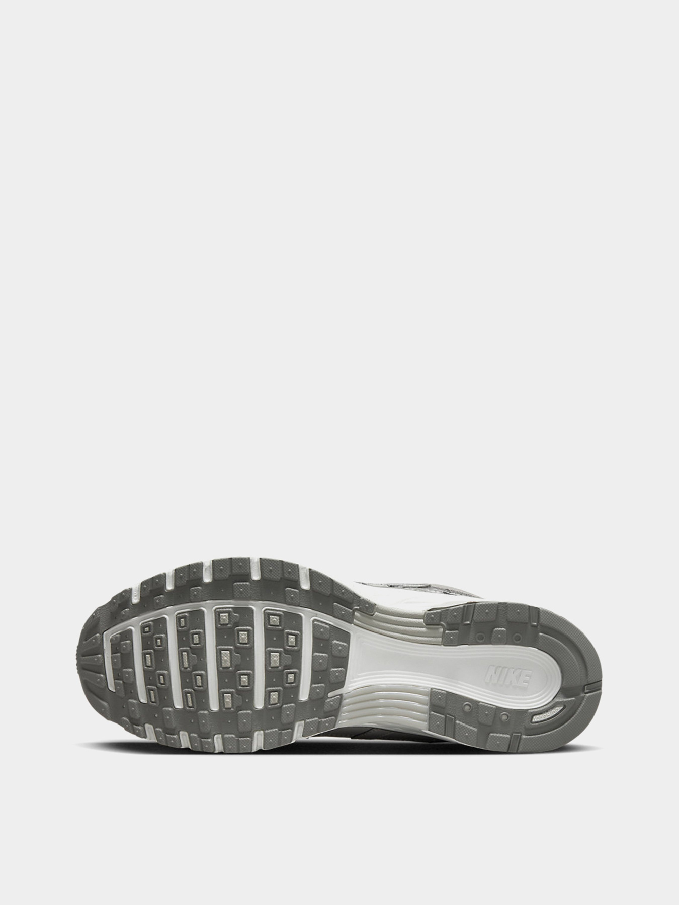 Кроссовки NIKE P-6000 модель FN6837-012 Фото