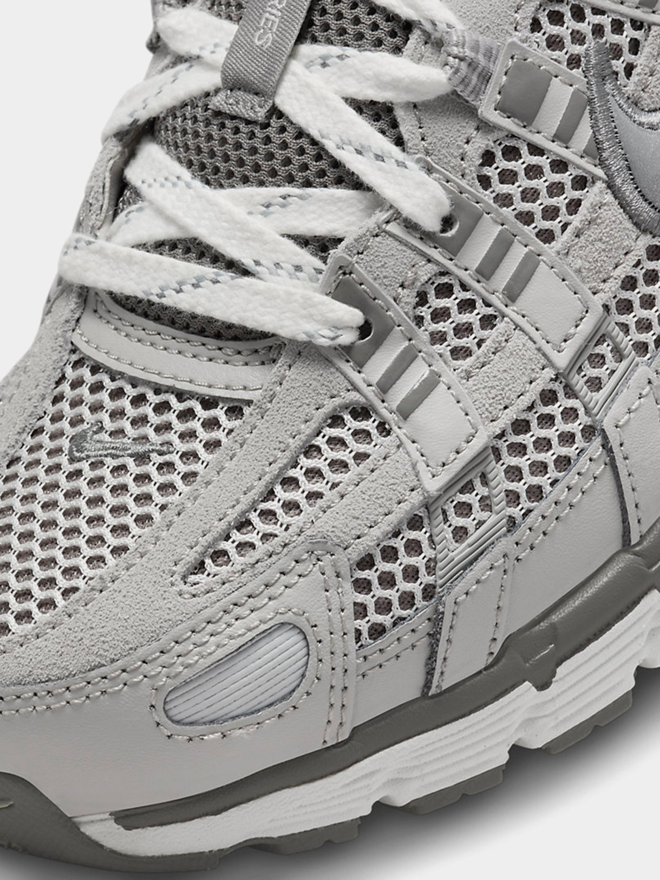 Кроссовки NIKE P-6000 модель FN6837-012 Фото