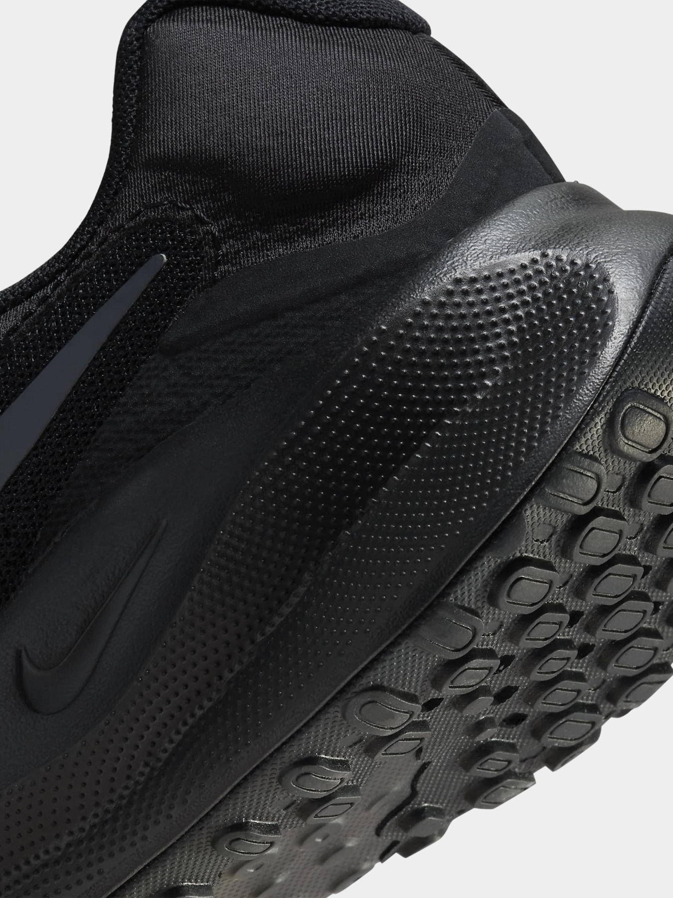Кросівки NIKE REVOLUTION 7 модель FB2207-005 Фото