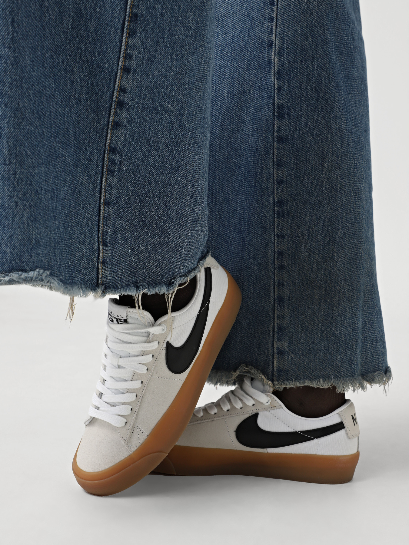 Кеды NIKE SB ZOOM BLAZER LOW PRO GT модель DC7695-100 Фото